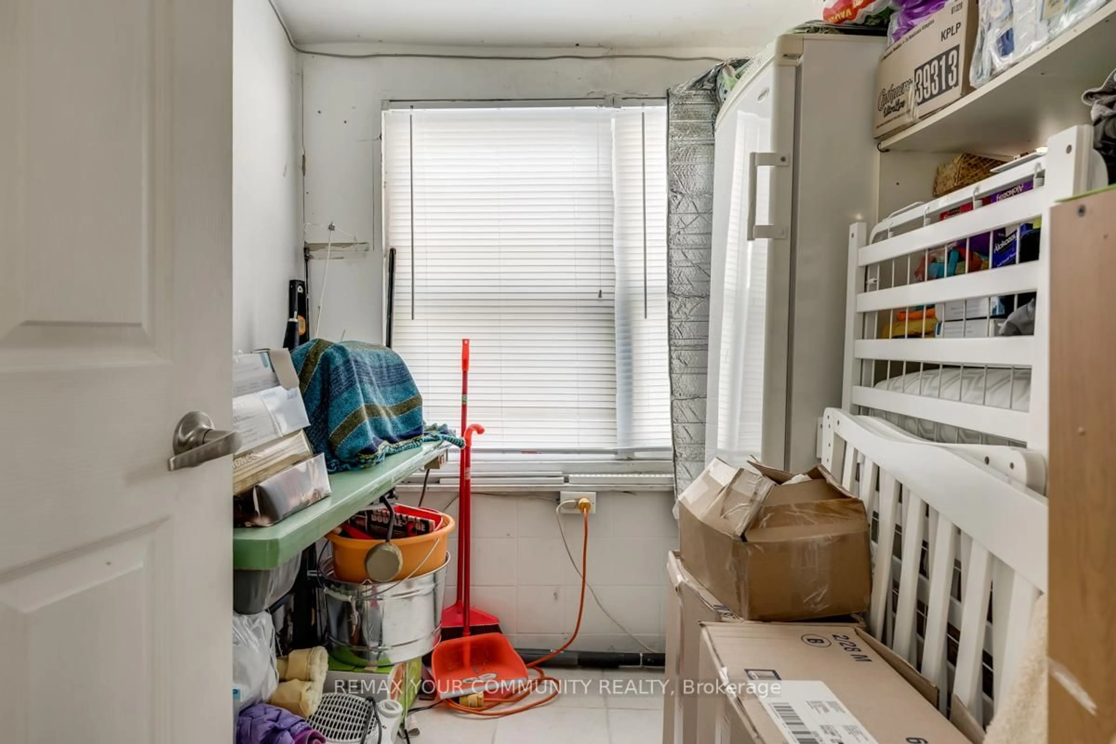 Laundry room for 15 Coventry St, Toronto Ontario M1L 1A7