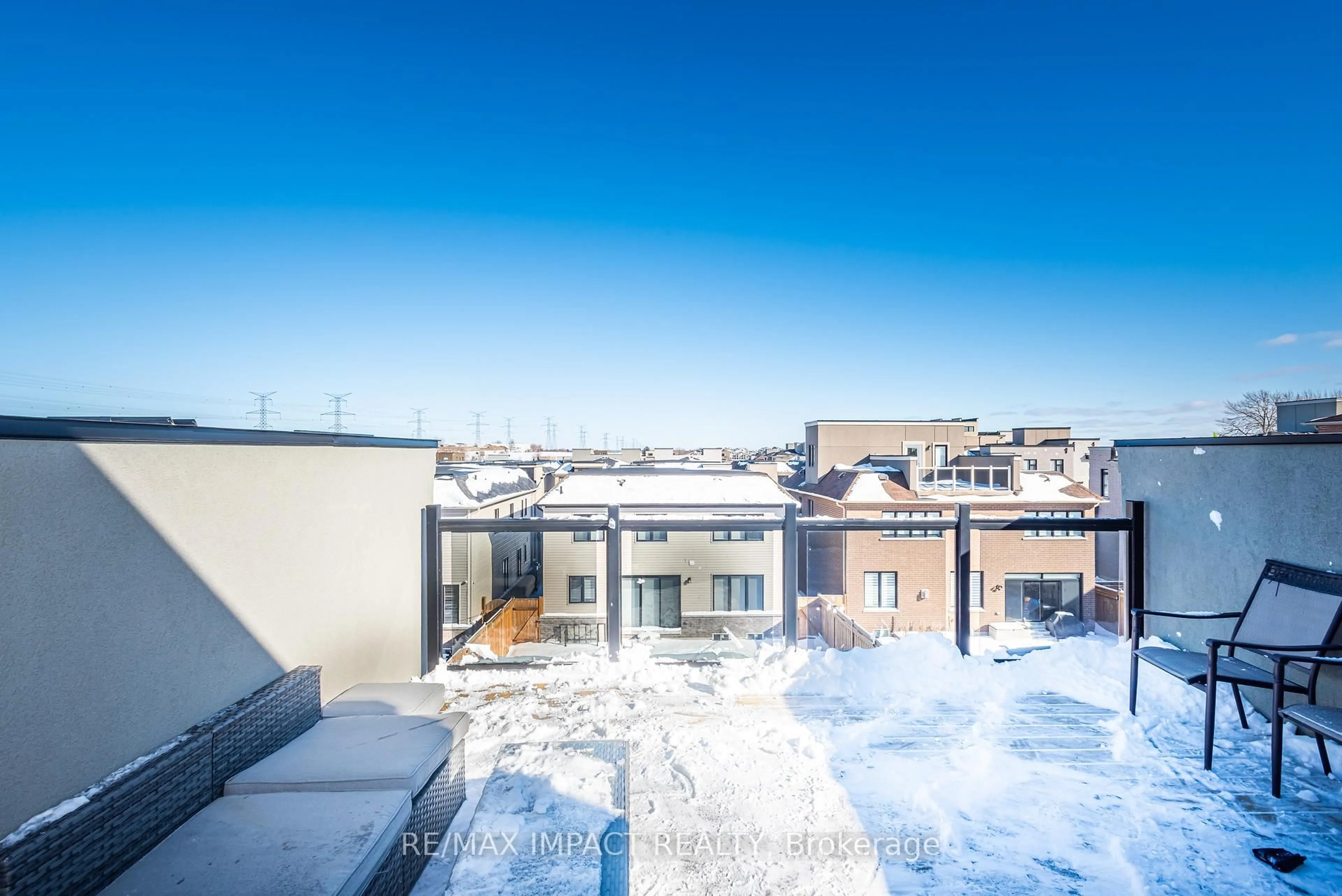 A pic from outside/outdoor area/front of a property/back of a property/a pic from drone, unknown for 11 Larkin Lane, Clarington Ontario L1C 4A7