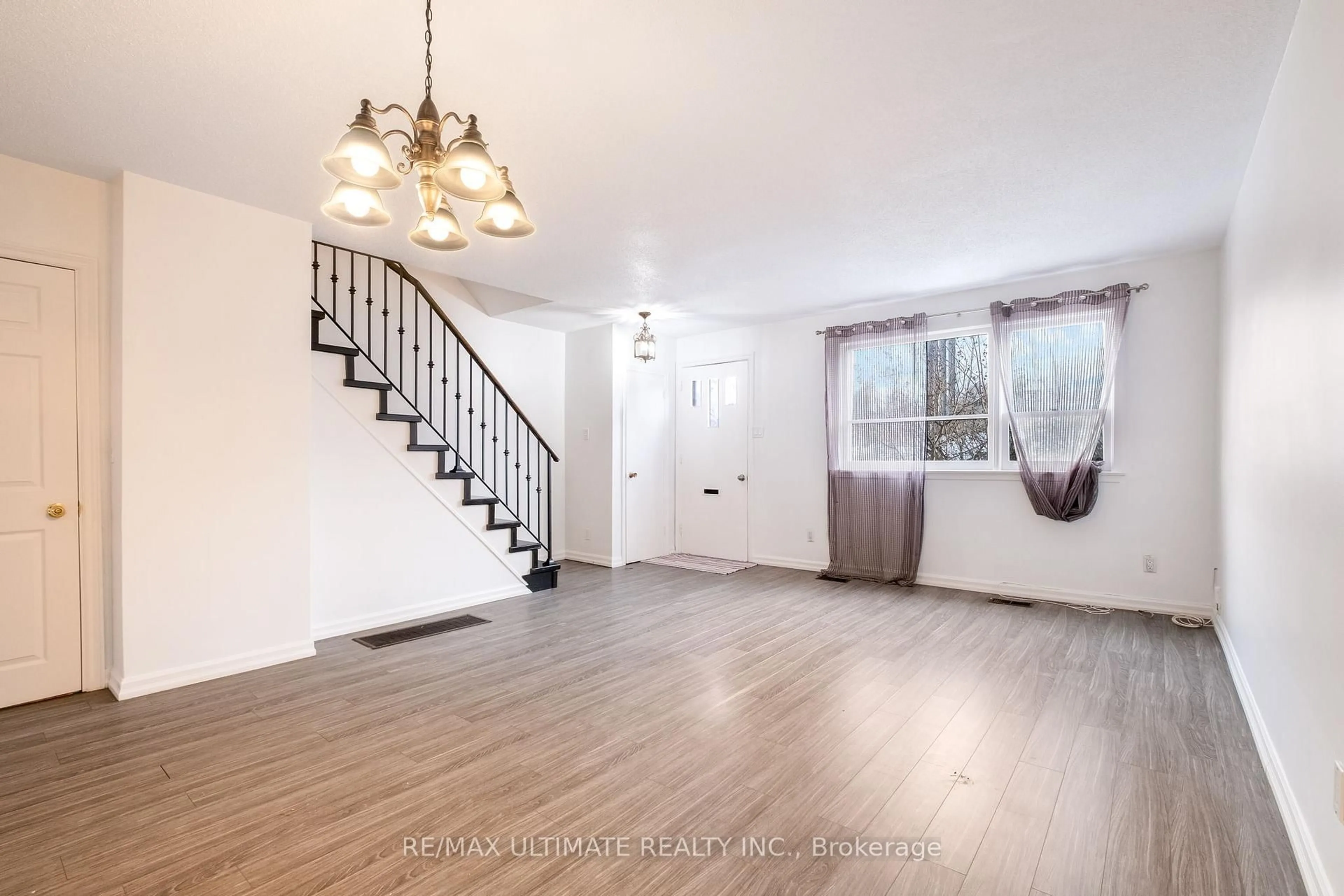 Unknown for 2 Egan Ave, Toronto Ontario M4J 2Z3