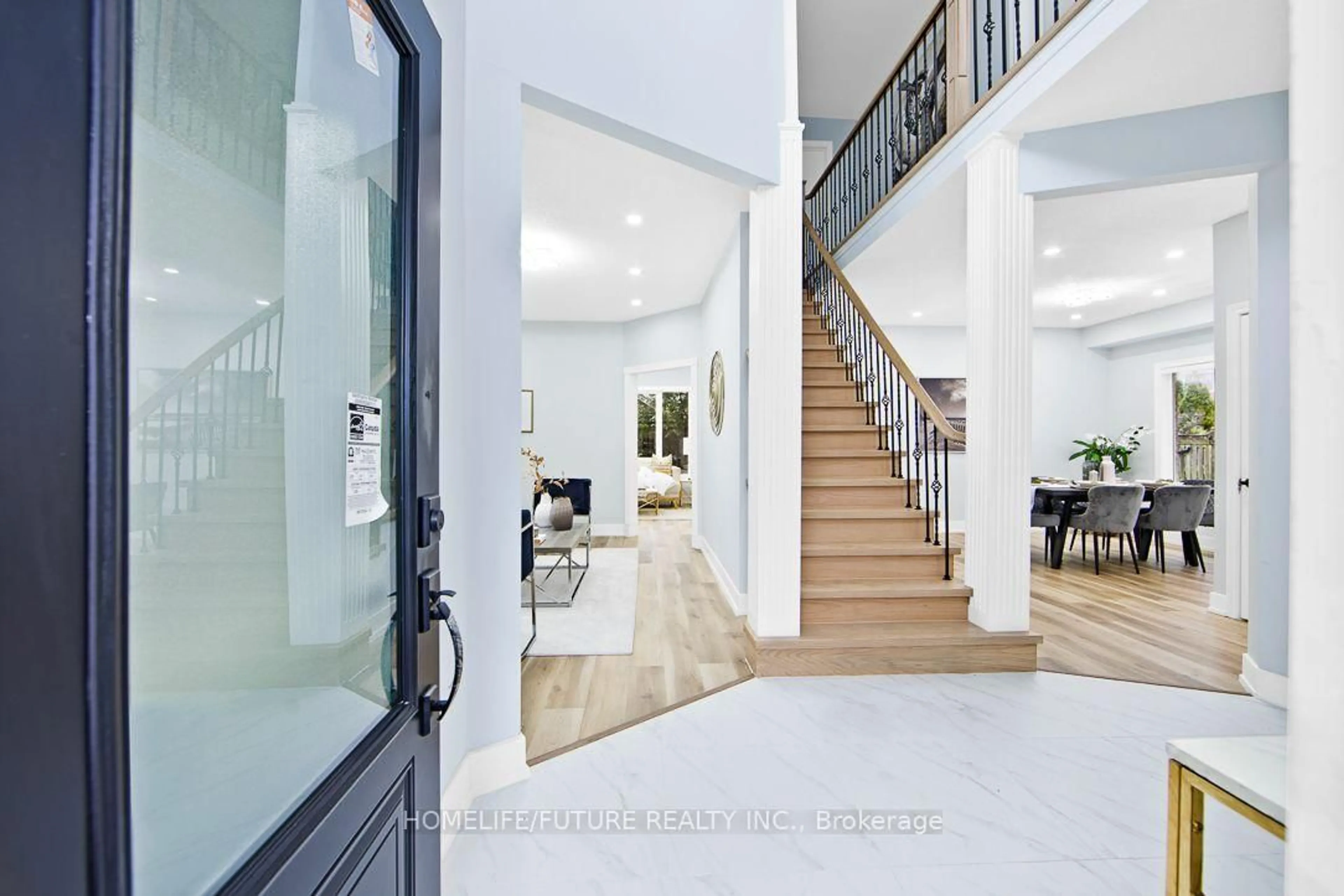 Indoor foyer for 89 Eric Clarke Dr, Whitby Ontario L1R 2T6