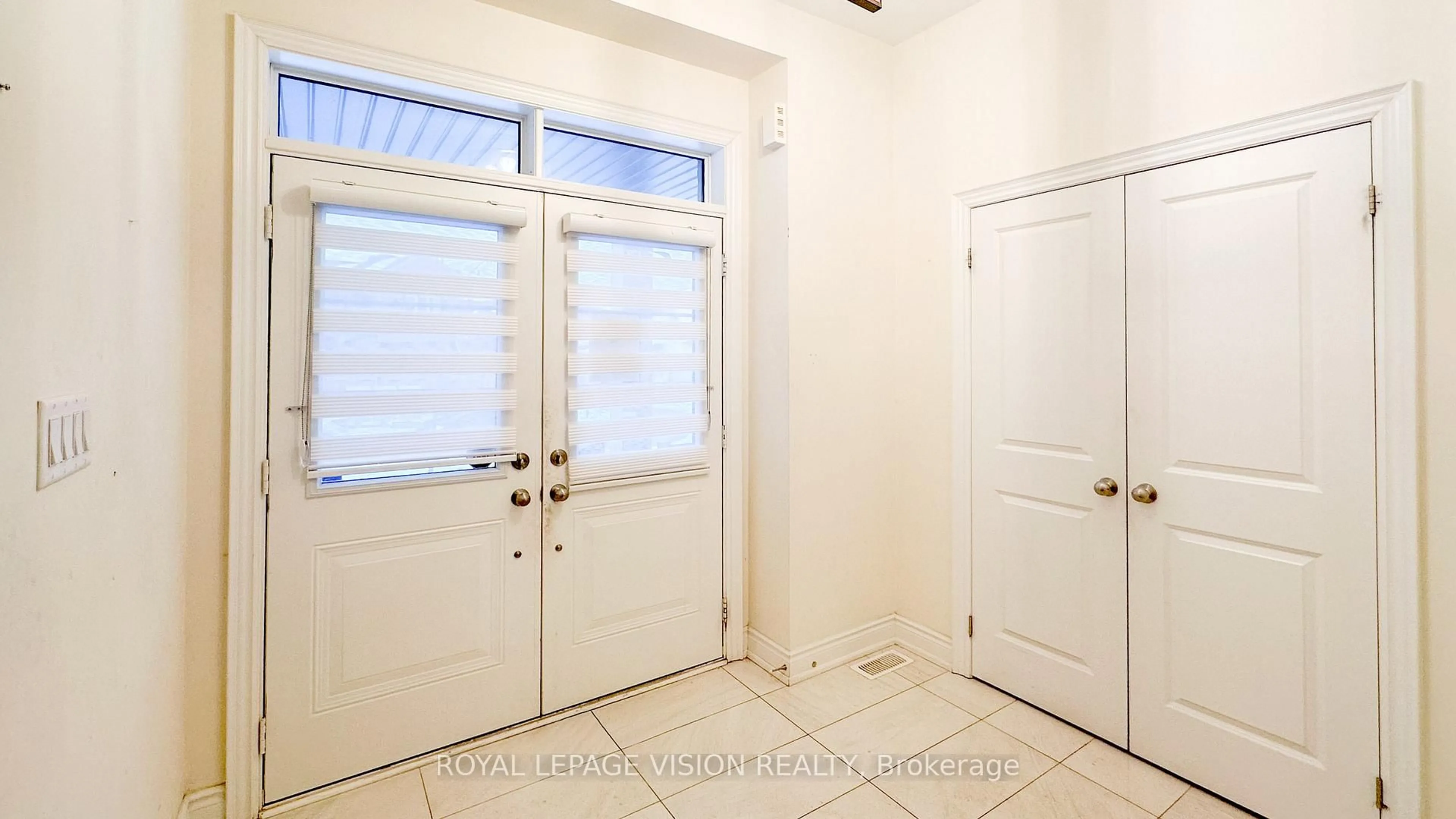 Indoor entryway for 67 Ogston Cres, Whitby Ontario L1P 0H2