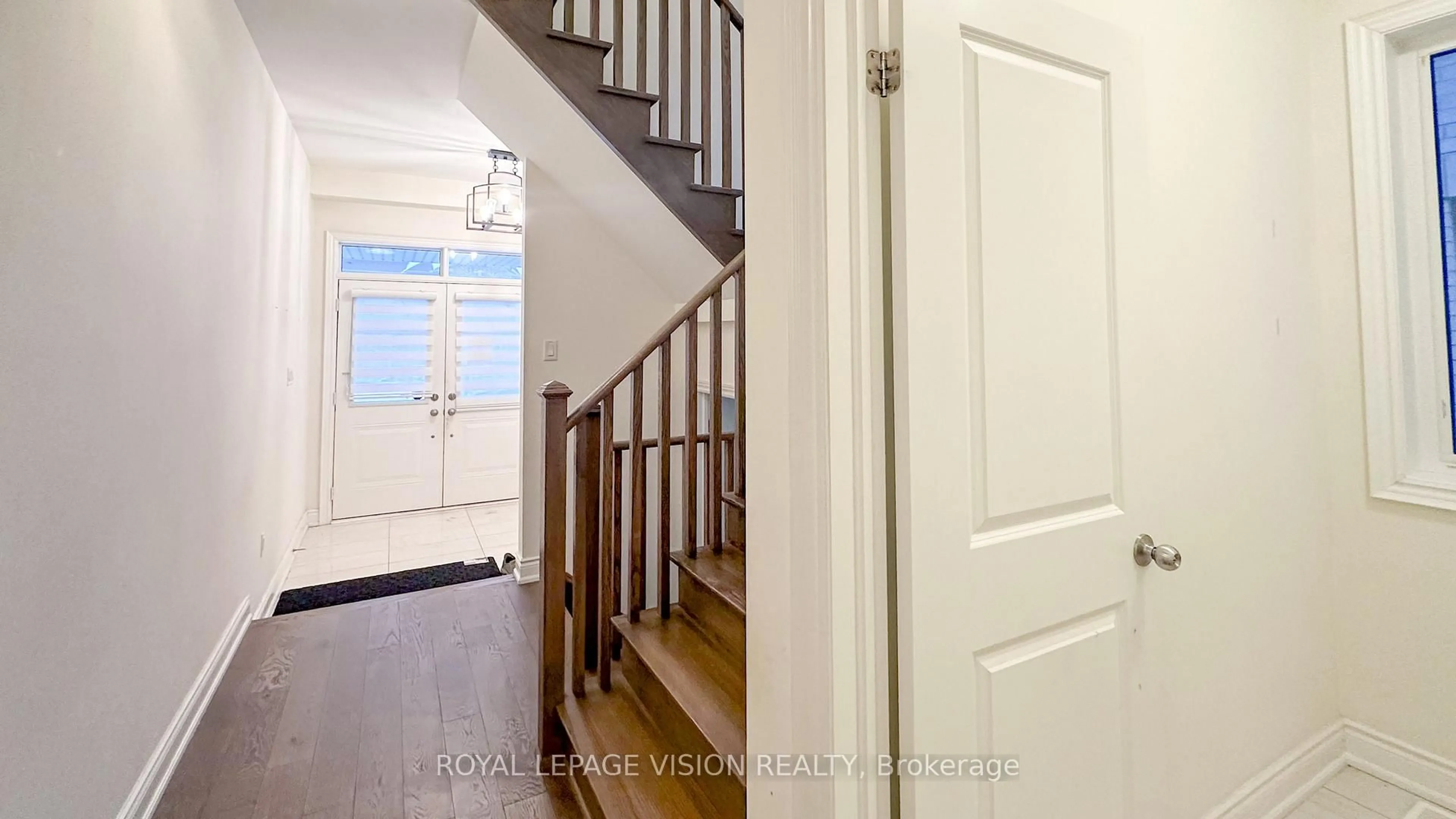 Indoor entryway for 67 Ogston Cres, Whitby Ontario L1P 0H2