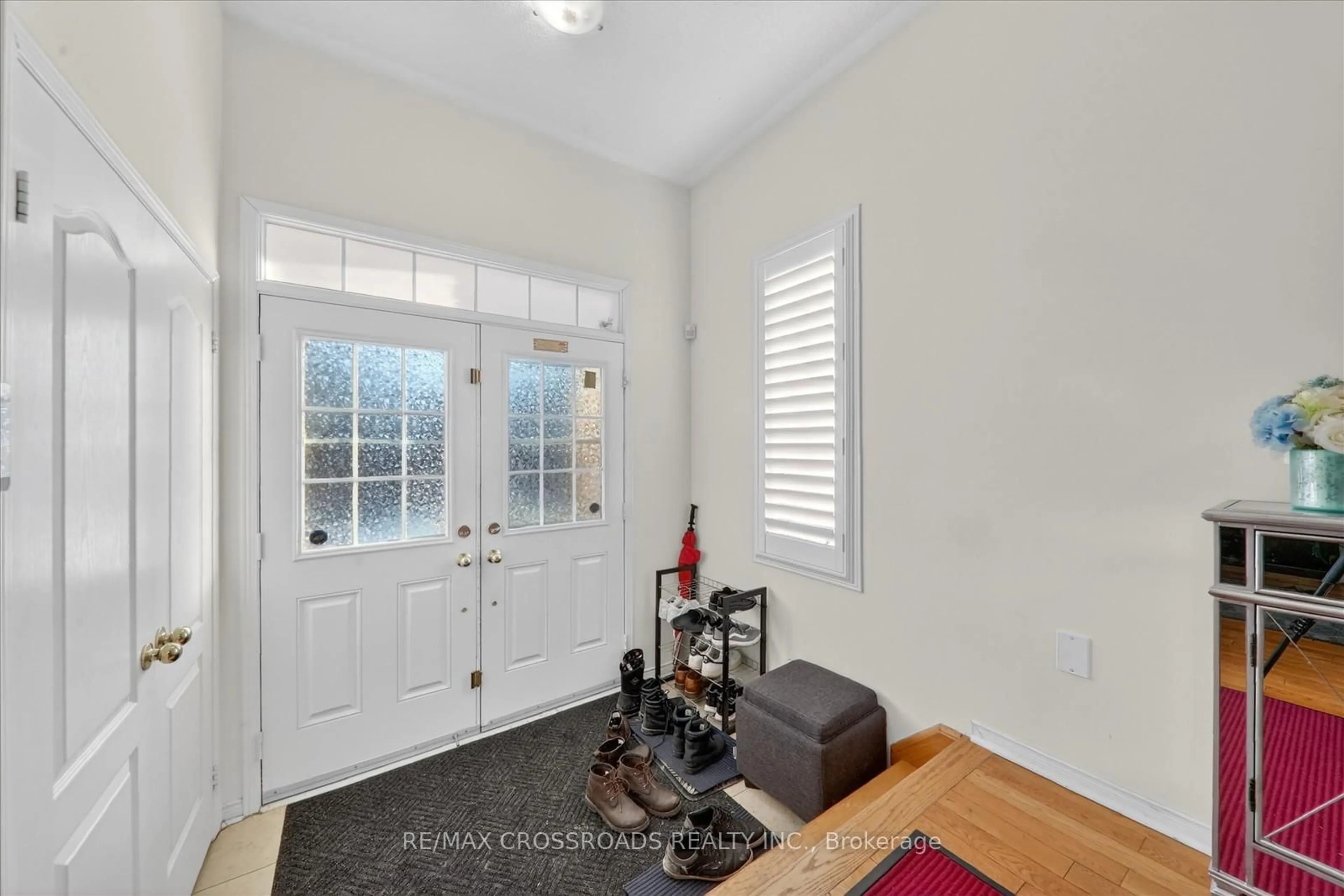 Indoor entryway for 2 Mccarrick St, Ajax Ontario L1T 0J2