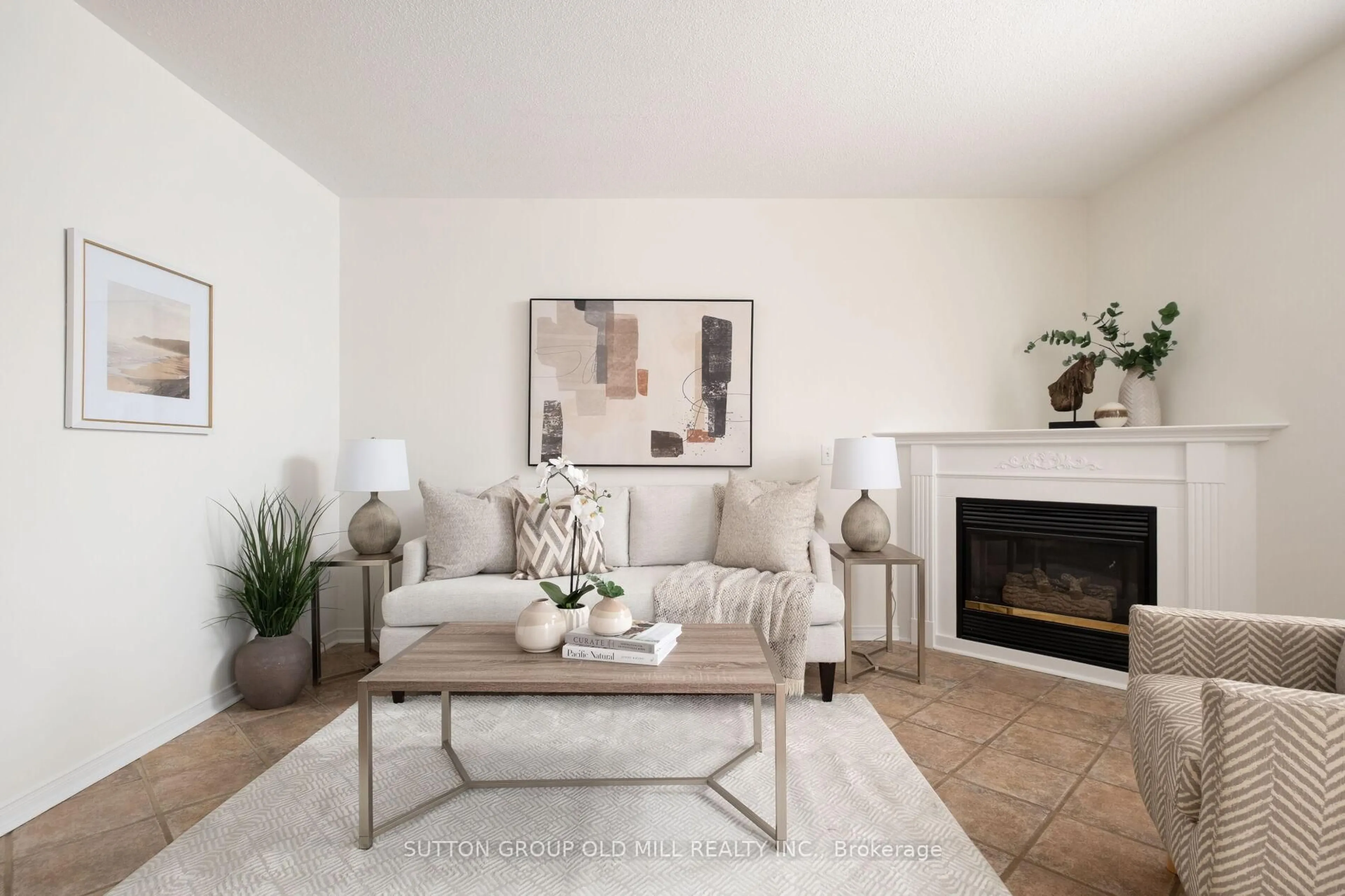 Living room with furniture, unknown for 66 Zachary Pl, Whitby Ontario L1M 1E1