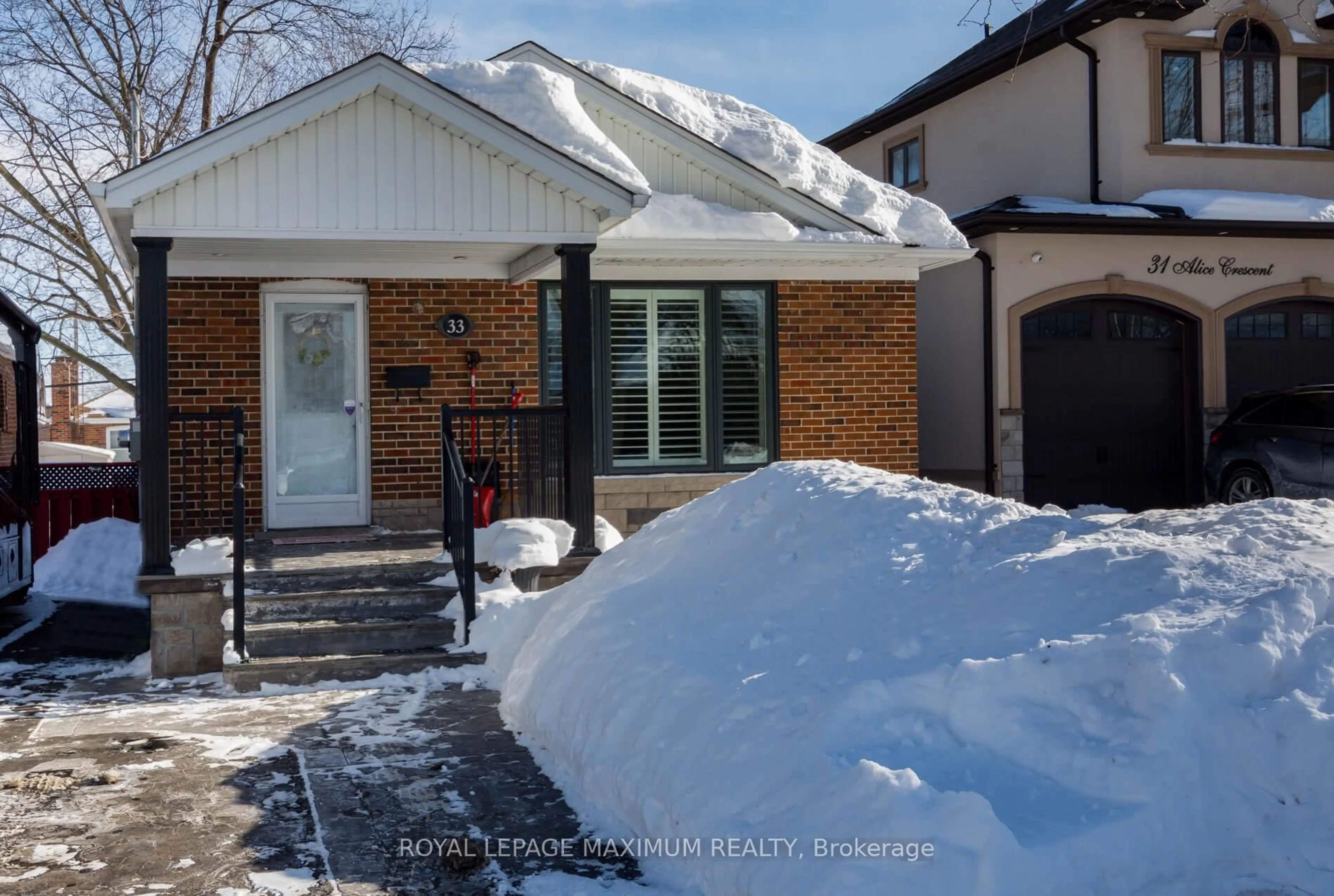 Home with brick exterior material, street for 33 Alice Cres, Toronto Ontario M1R 4N6