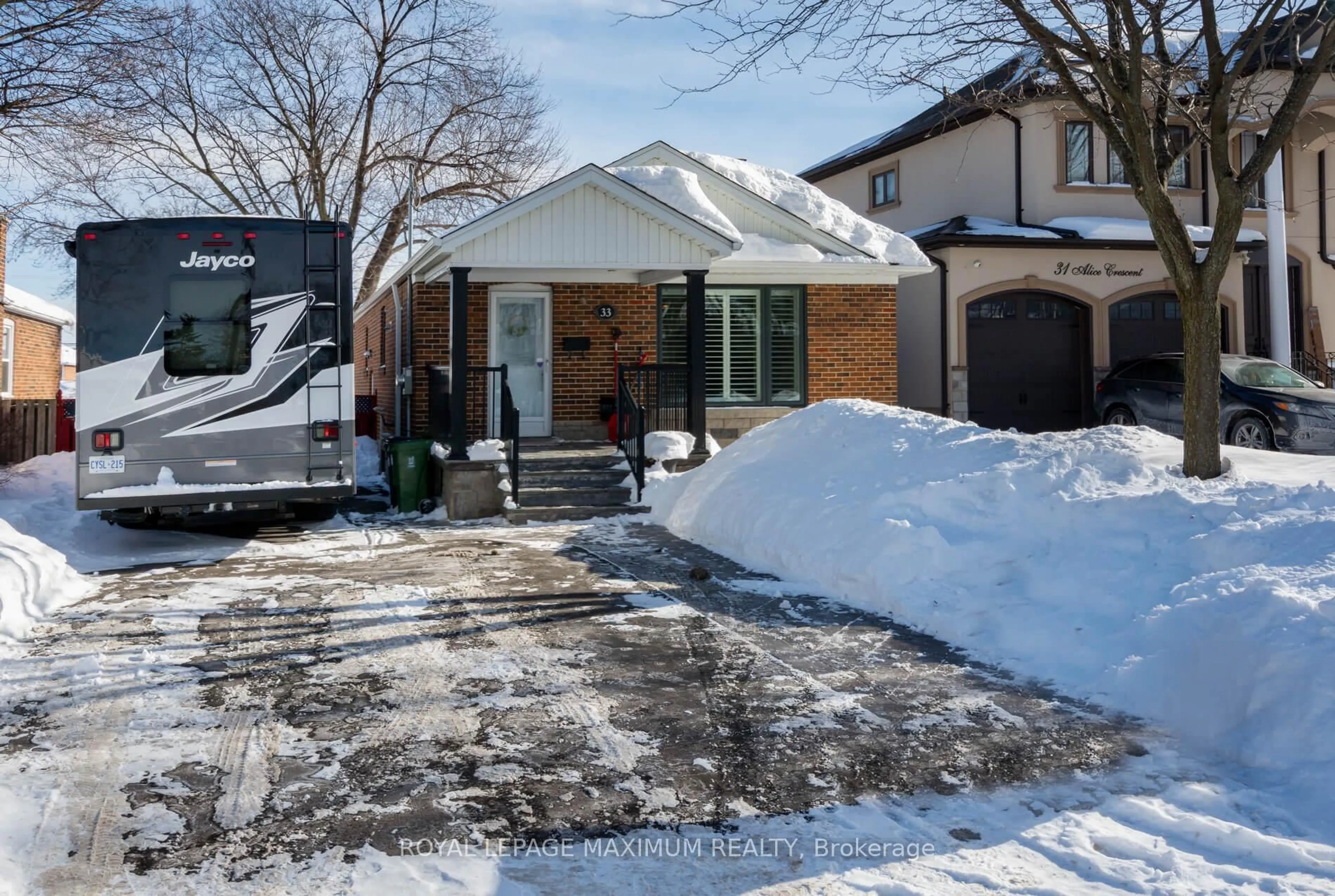 Unknown for 33 Alice Cres, Toronto Ontario M1R 4N6