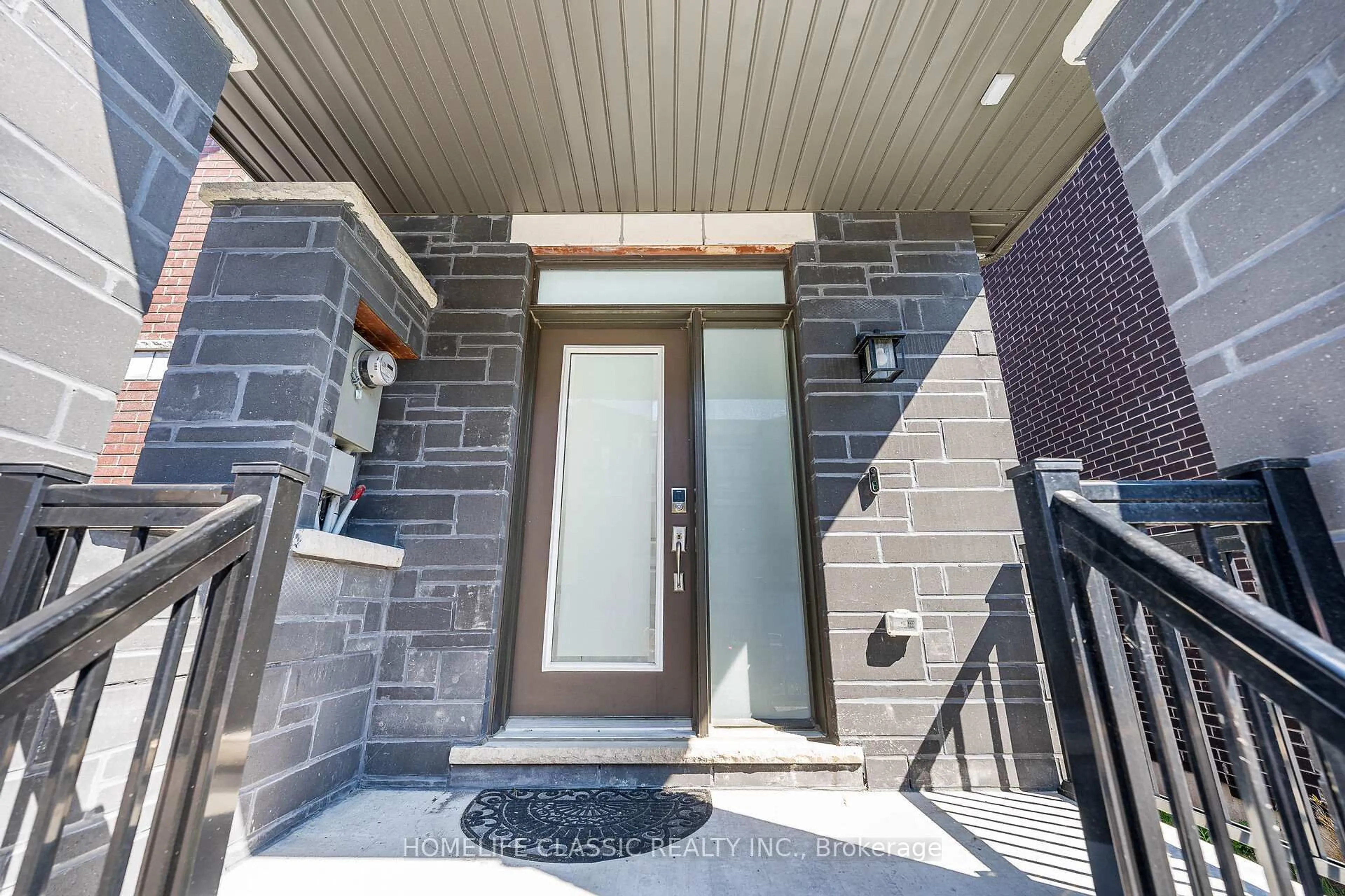 Indoor entryway for 57 Douet Lane, Ajax Ontario L1Z 0V4