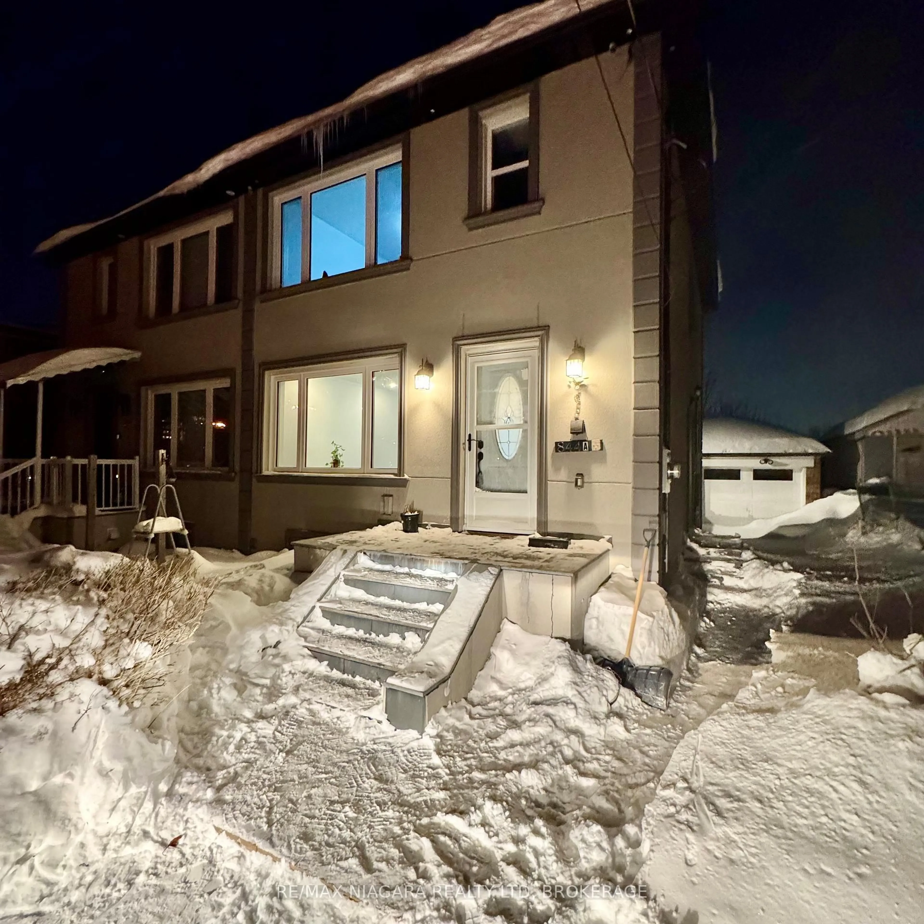 Unknown for 844A Danforth Rd, Toronto Ontario M1K 1H5