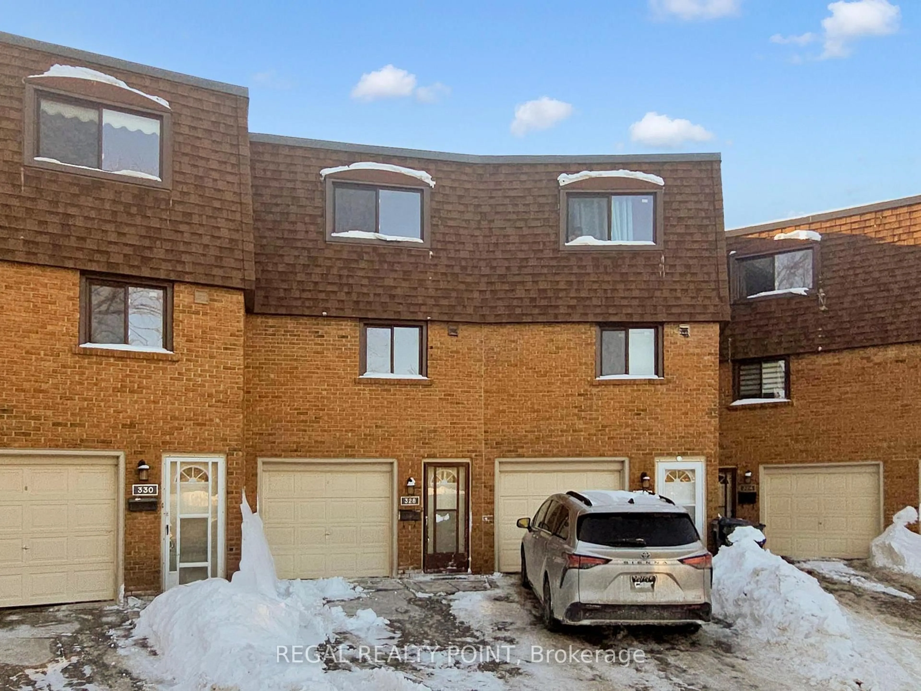 A pic from outside/outdoor area/front of a property/back of a property/a pic from drone, street for 328 Sprucewood Crt, Toronto Ontario M1W 1R1