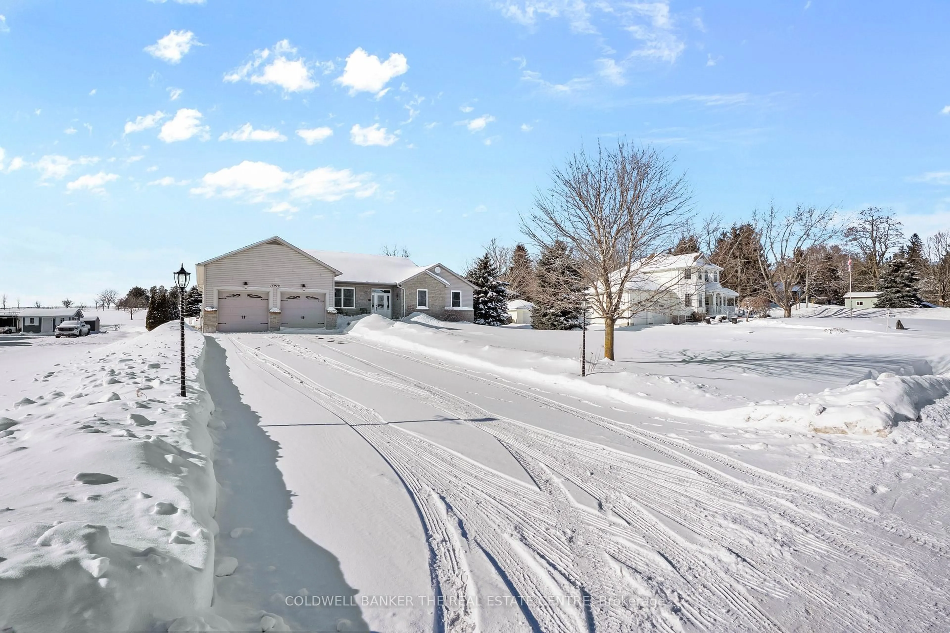 A pic from outside/outdoor area/front of a property/back of a property/a pic from drone, street for 15970 Marsh Hill Rd, Scugog Ontario L9L 1Y9