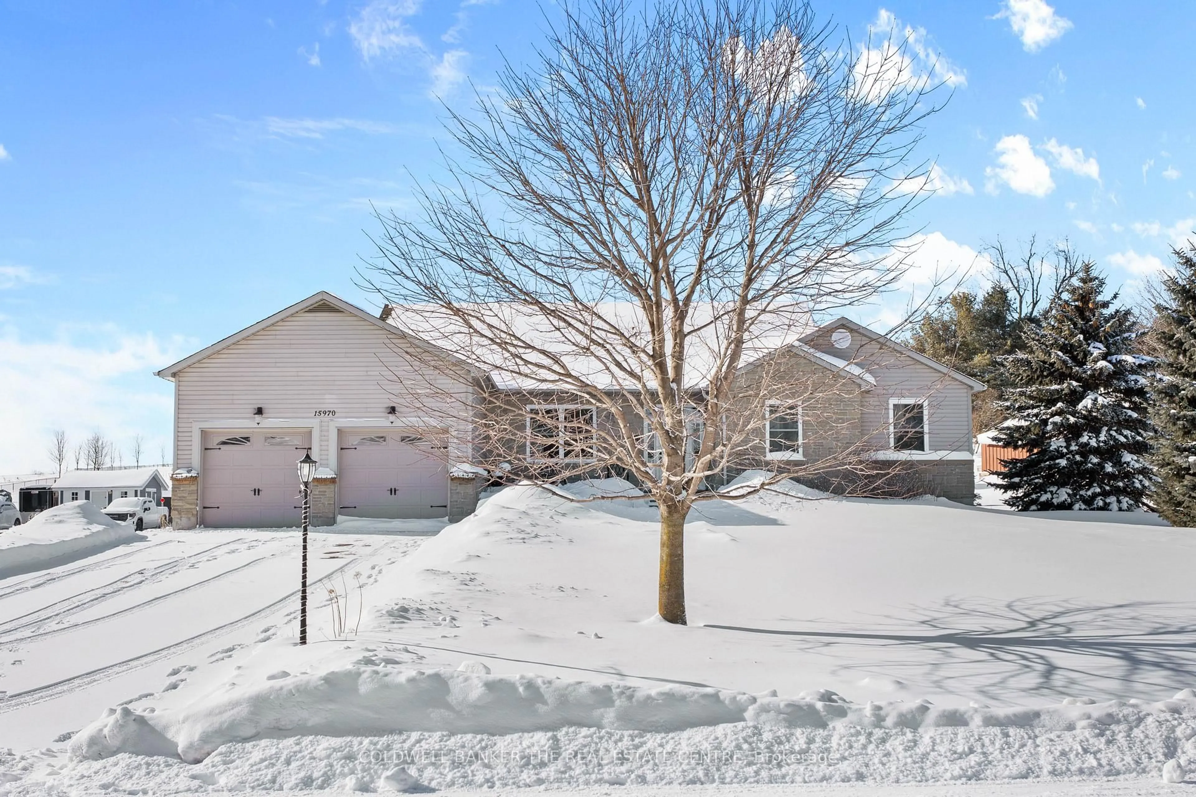 A pic from outside/outdoor area/front of a property/back of a property/a pic from drone, street for 15970 Marsh Hill Rd, Scugog Ontario L9L 1Y9