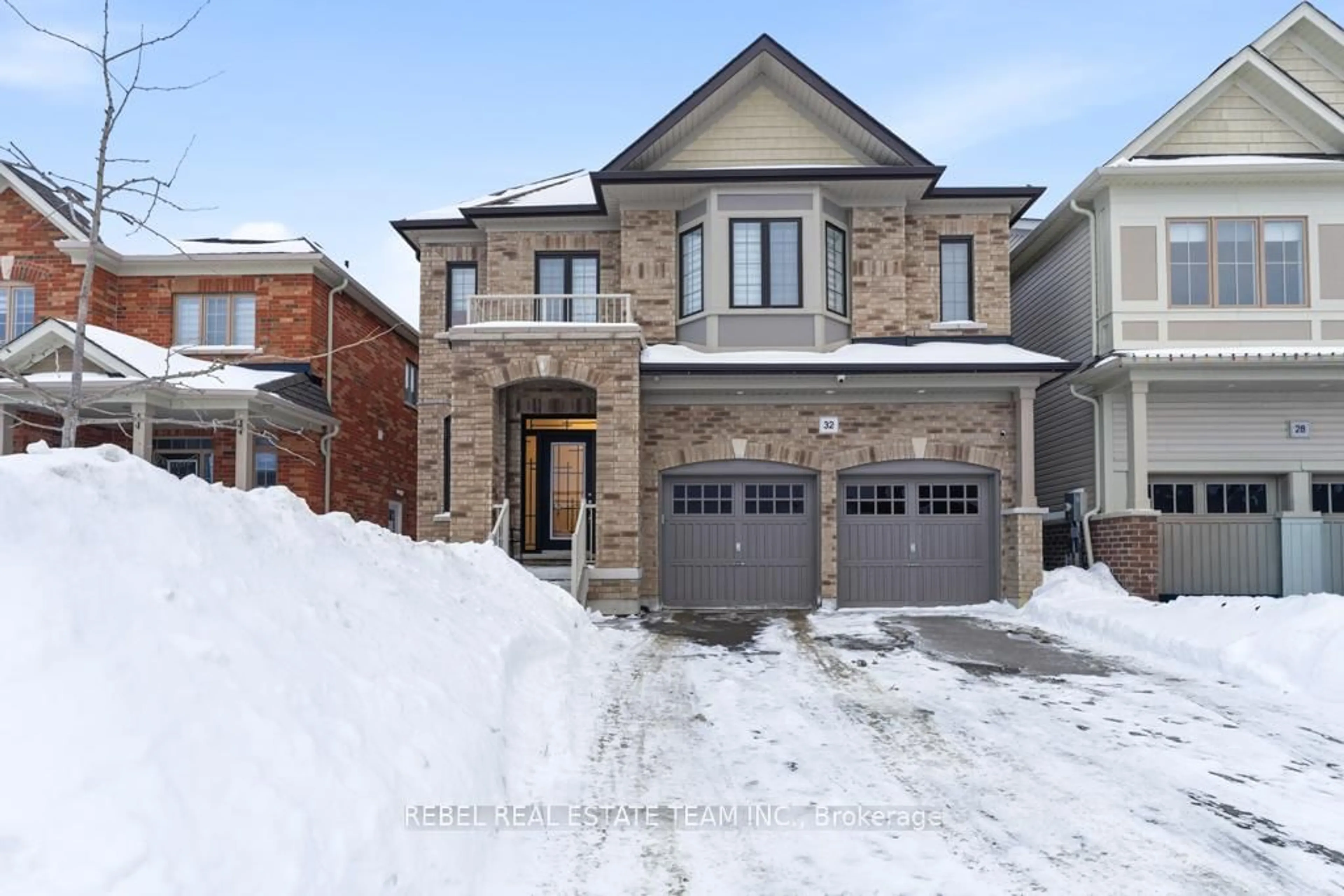 Home with brick exterior material, street for 32 Crombie St, Clarington Ontario L1C 4A1
