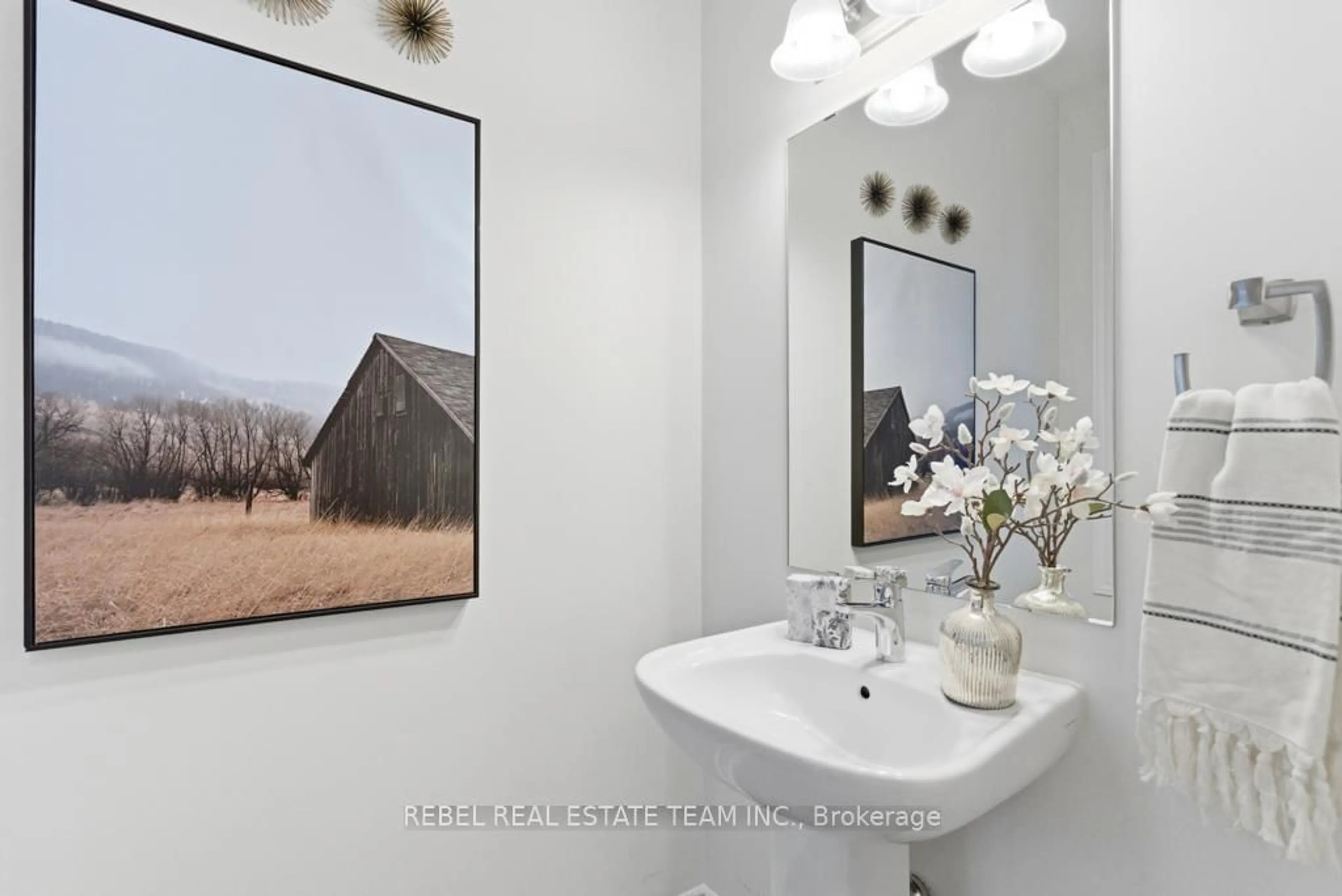 Contemporary bathroom, ceramic/tile floor for 32 Crombie St, Clarington Ontario L1C 4A1