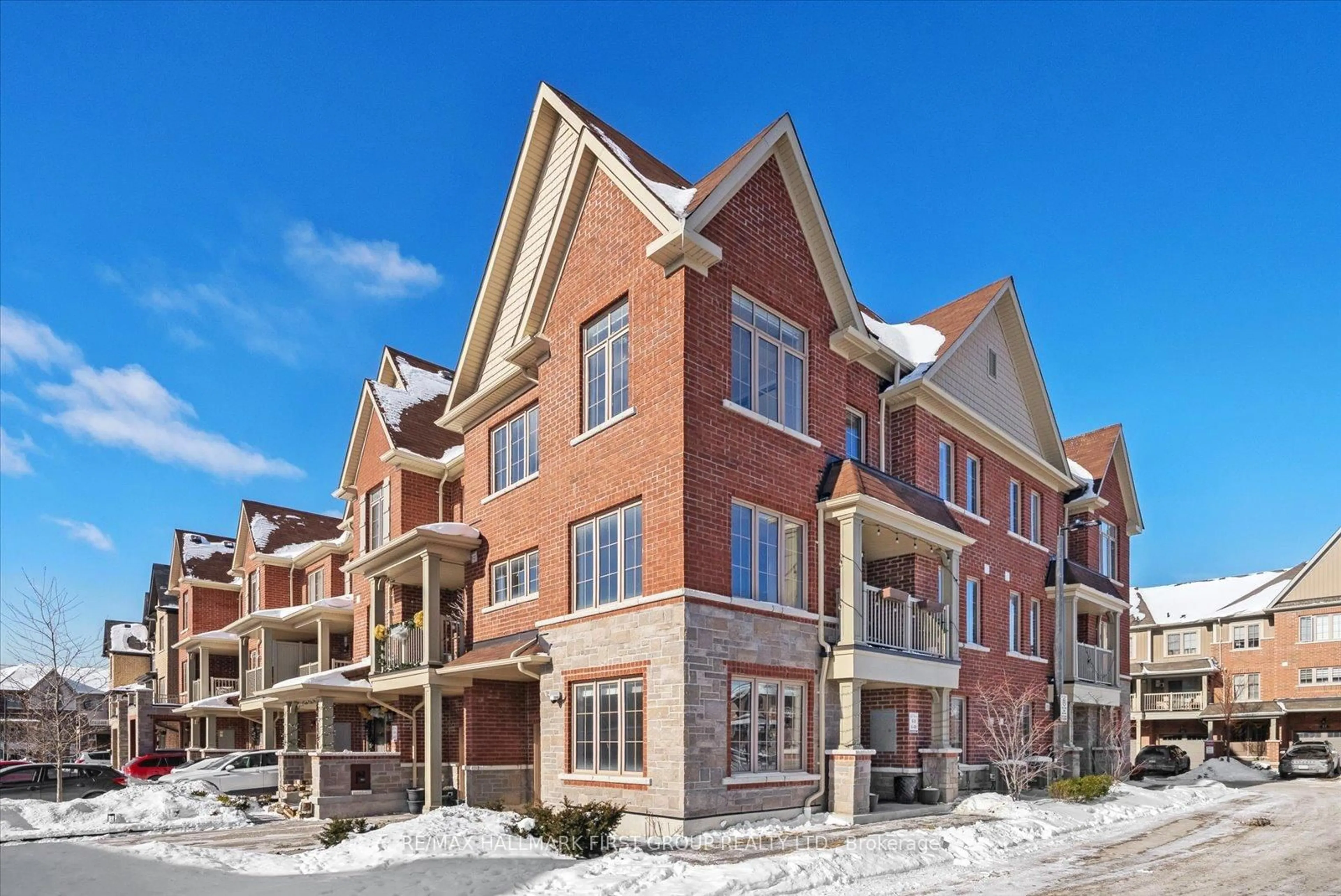 Home with brick exterior material, unknown for 40 Porcelain Way, Whitby Ontario L1R 0R6