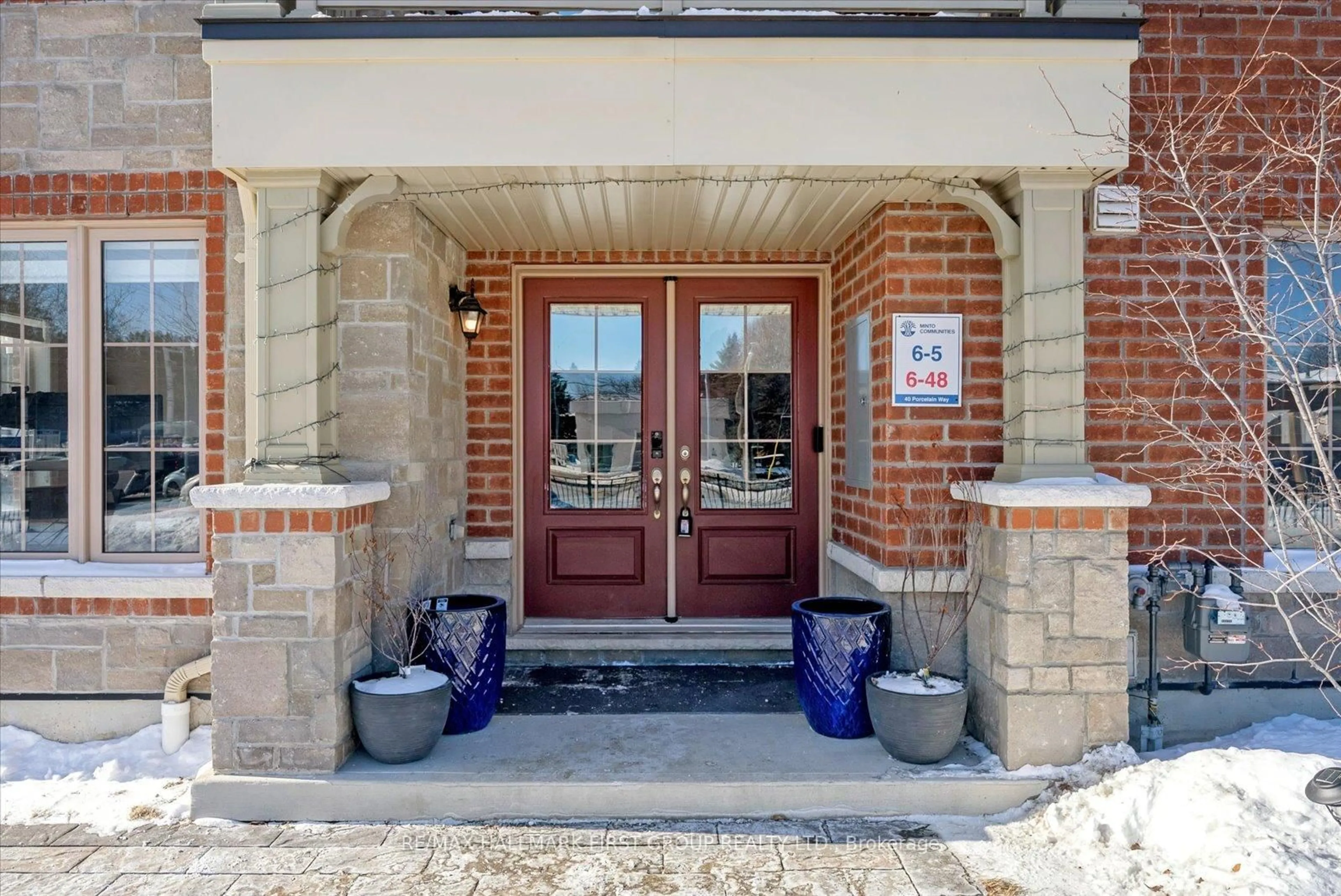 Indoor entryway for 40 Porcelain Way, Whitby Ontario L1R 0R6