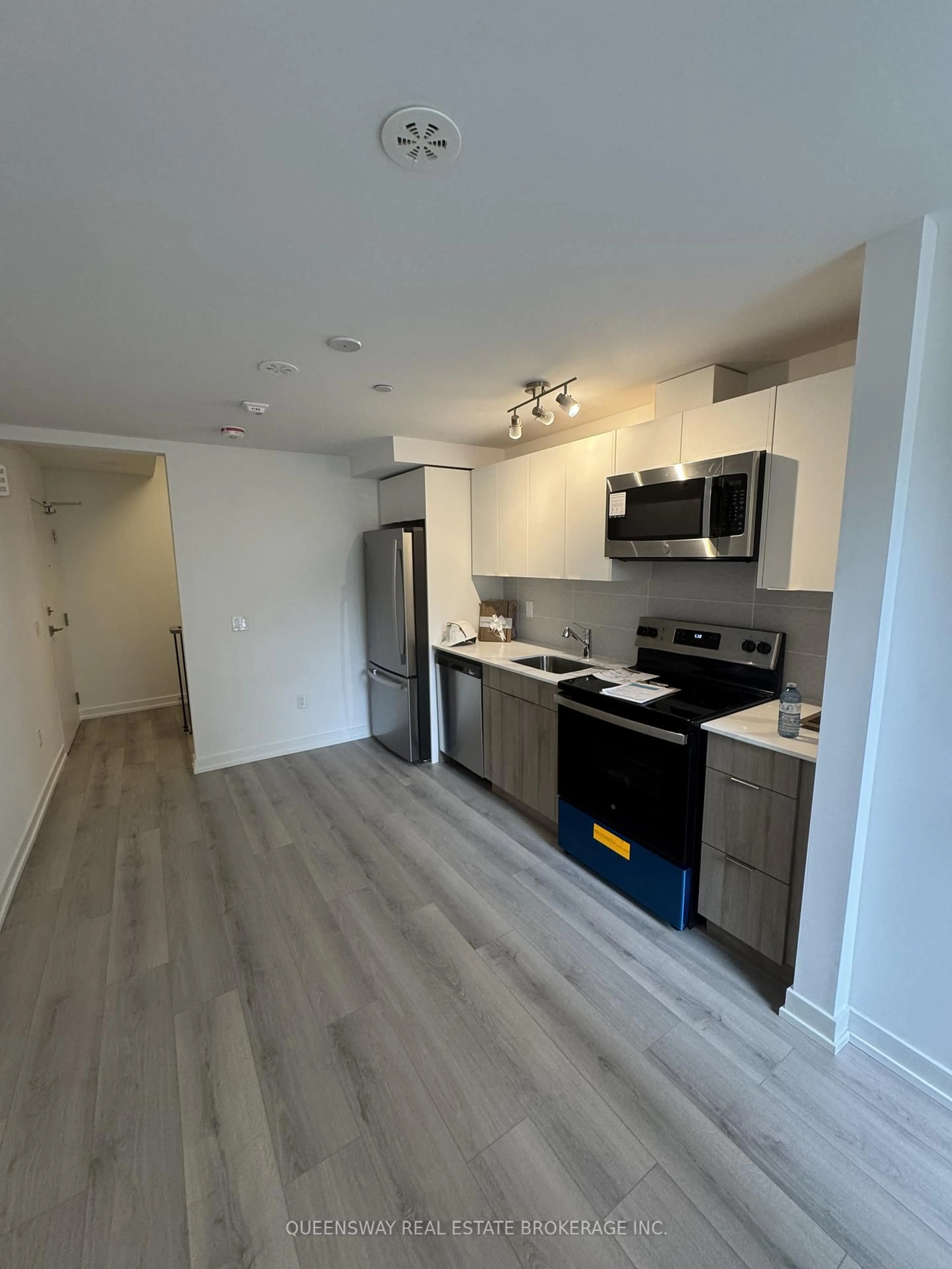 Unknown for 3079 pharmacy Ave, Toronto Ontario M1T 1H8