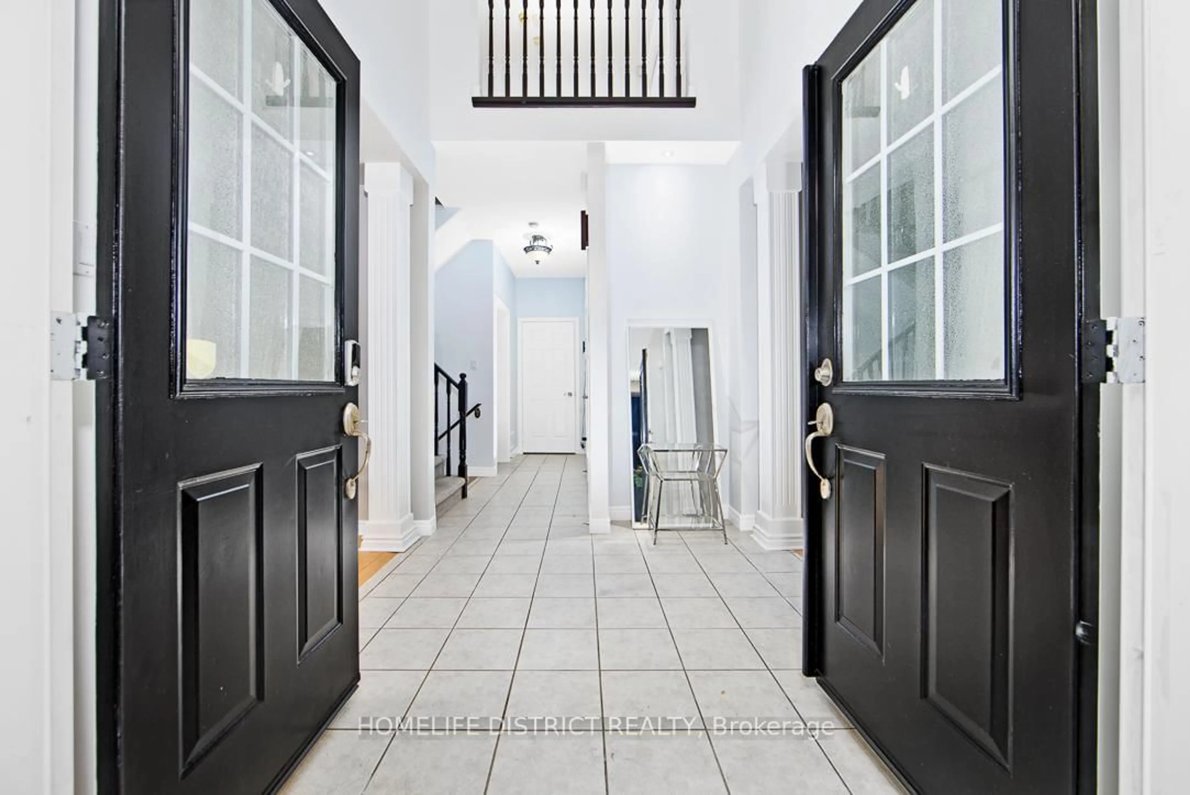 Indoor entryway for 847 Greenleaf Circ, Oshawa Ontario L1K 2W7