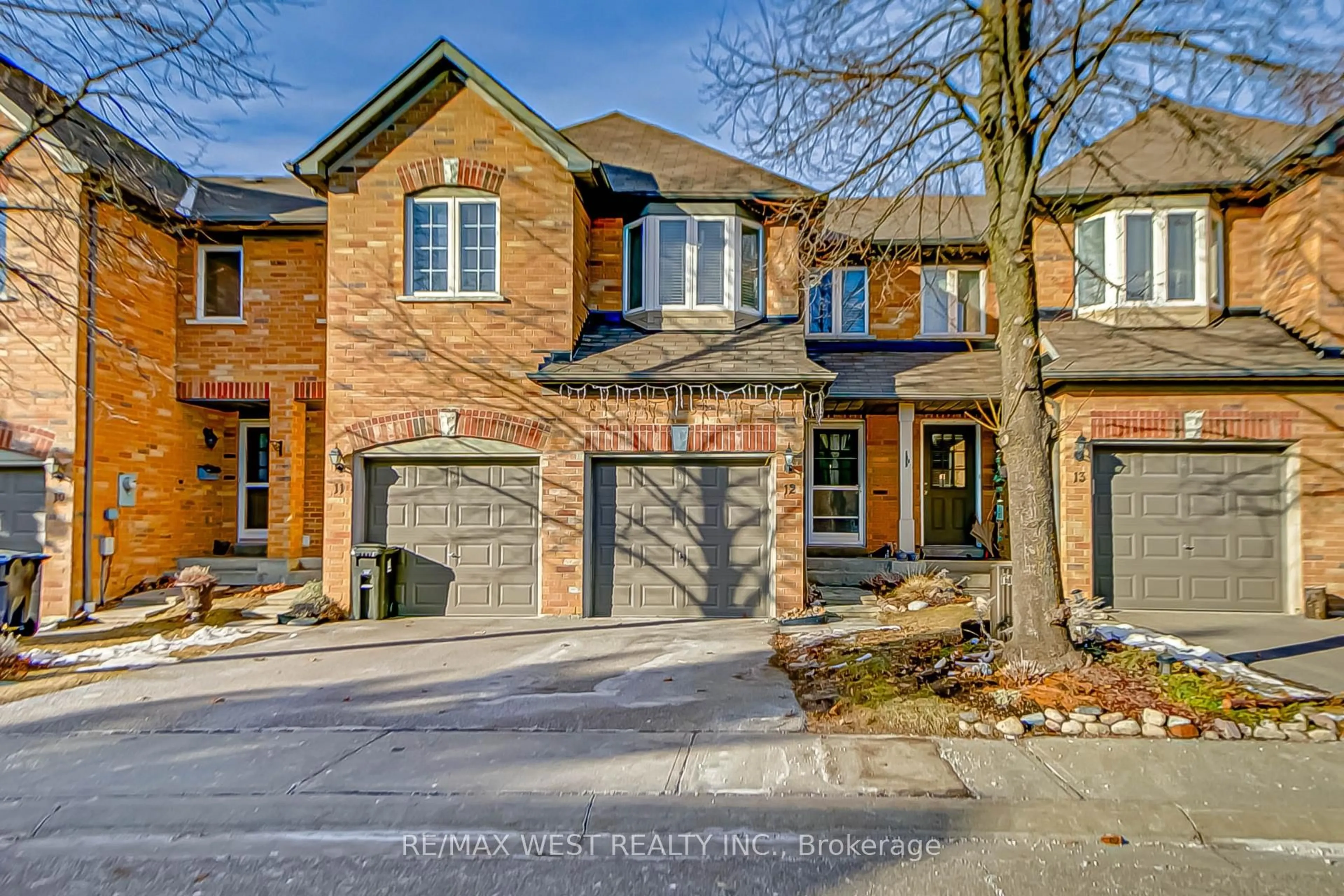 Home with brick exterior material, street for 6400 Lawrence Ave #12, Toronto Ontario M1C 5C6