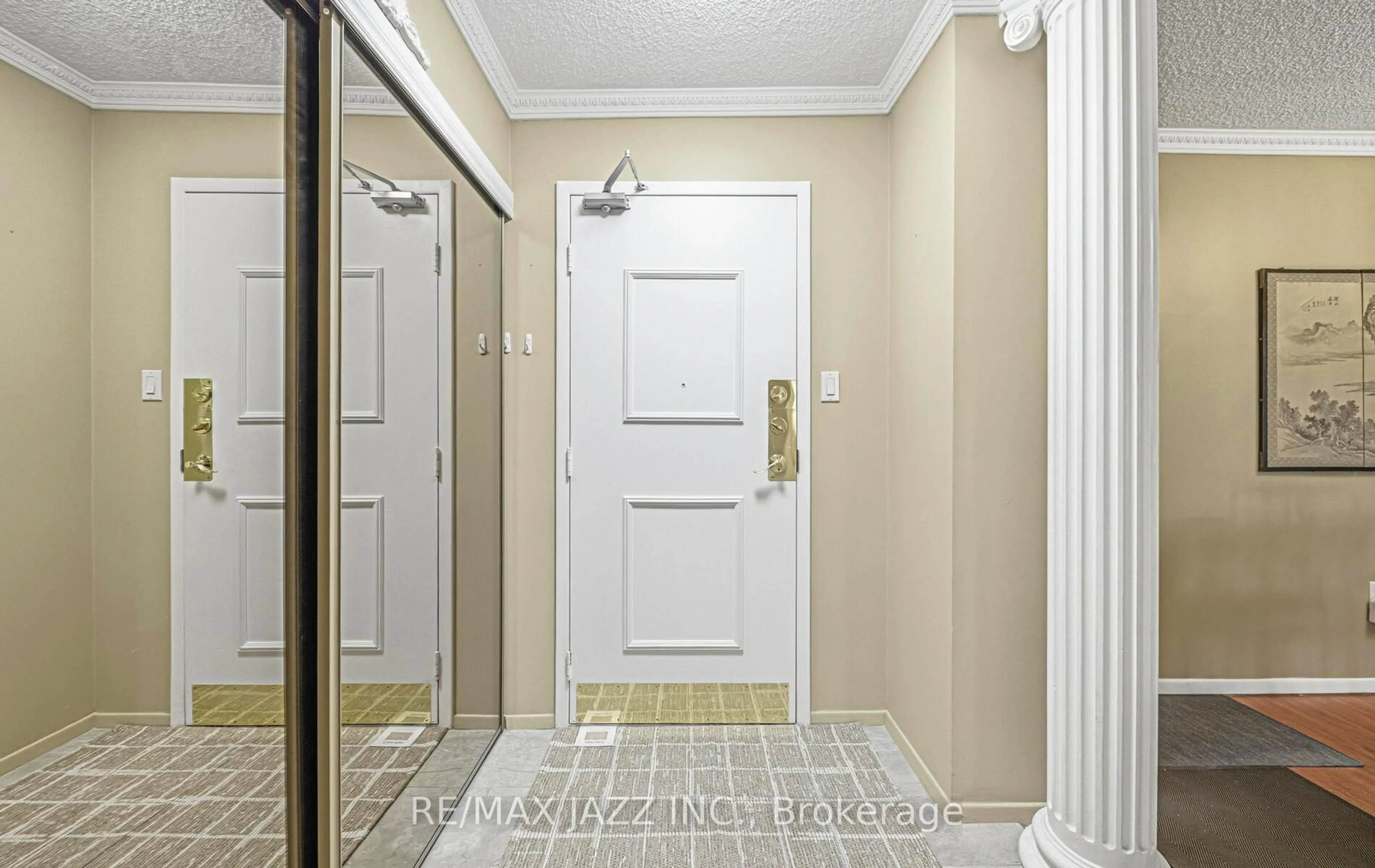 Indoor entryway for 2330 Bridletowne Circ #801, Toronto Ontario M1W 3P6