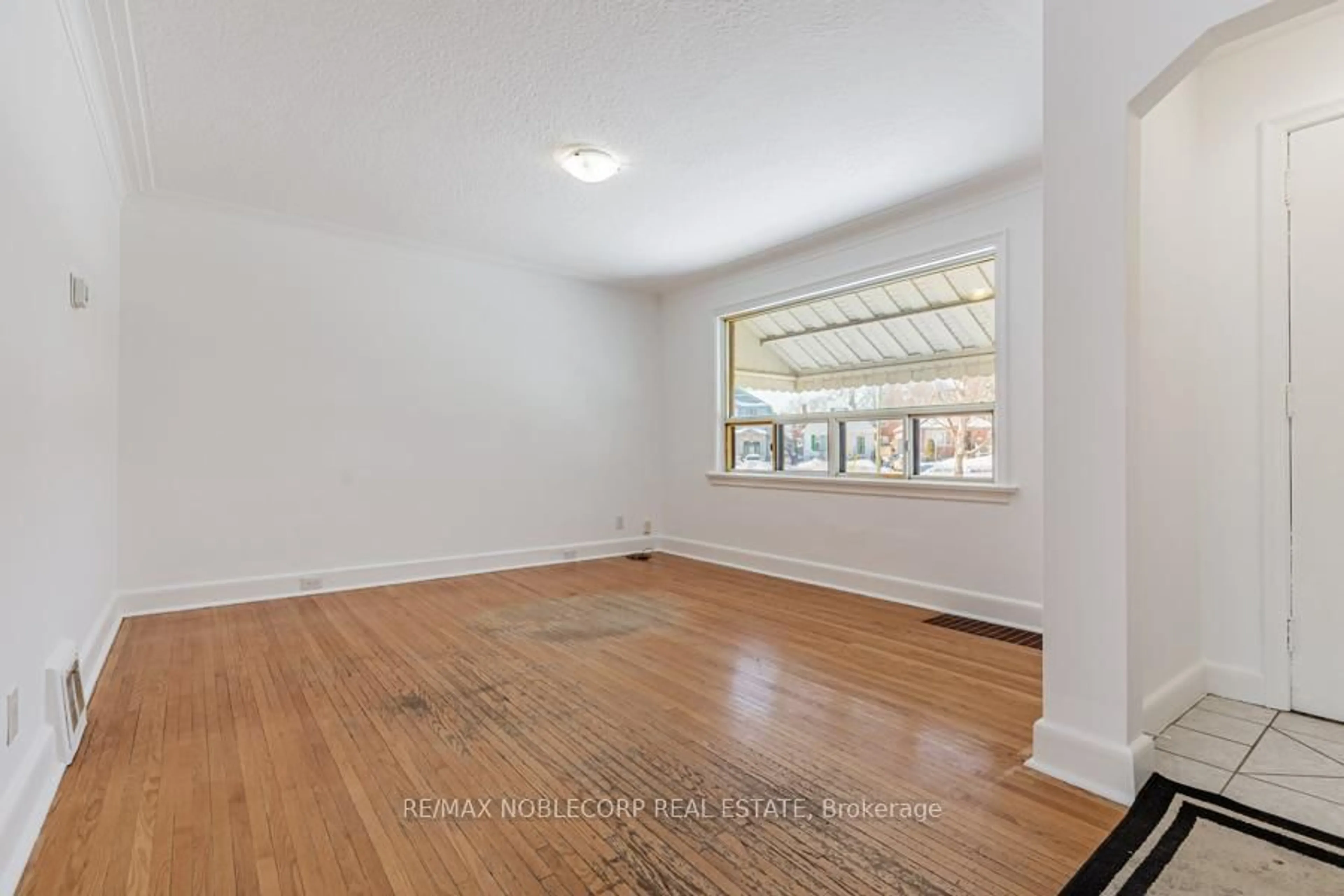 A pic of a room for 93 McIntosh St, Toronto Ontario M1N 3Y6