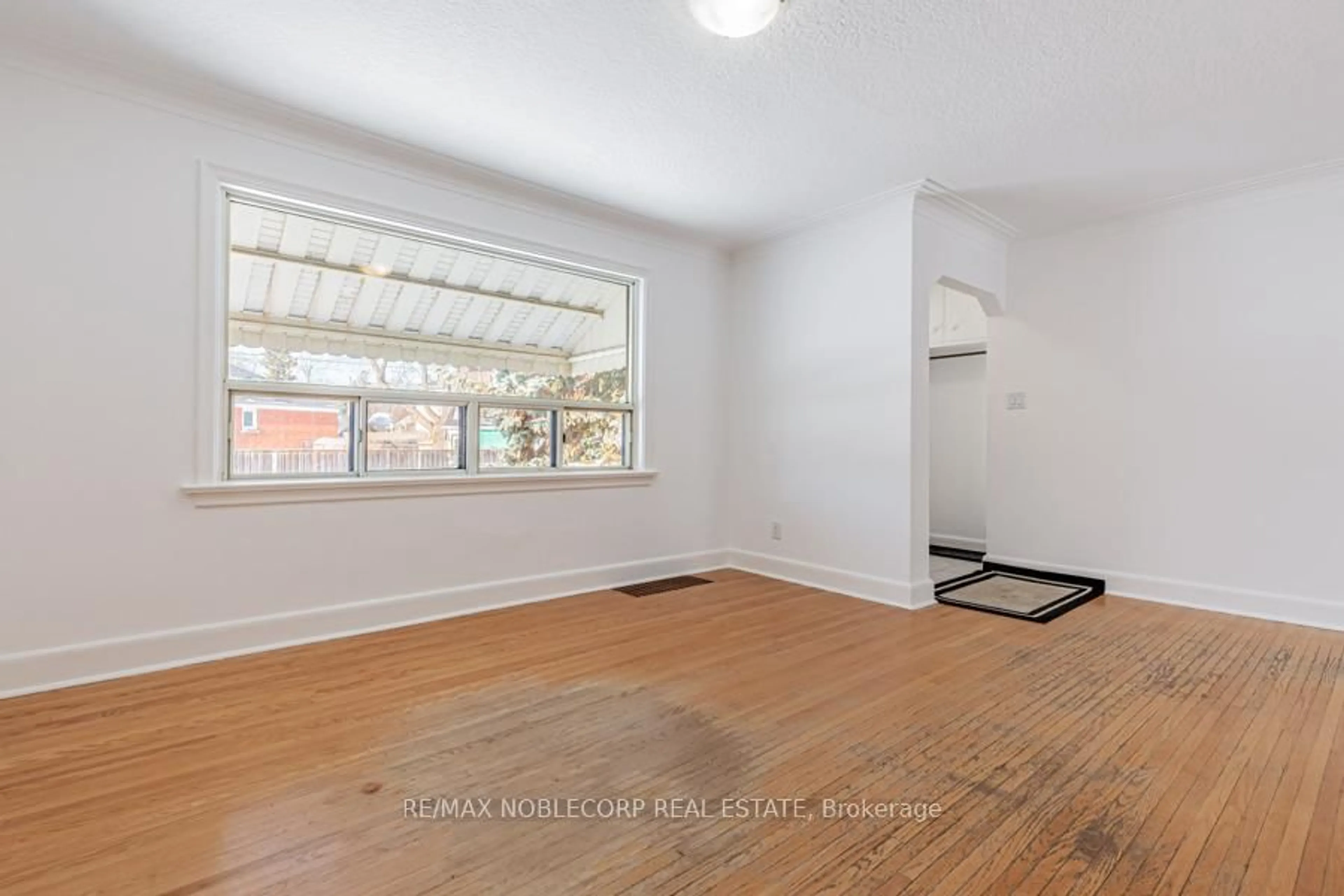 A pic of a room for 93 McIntosh St, Toronto Ontario M1N 3Y6
