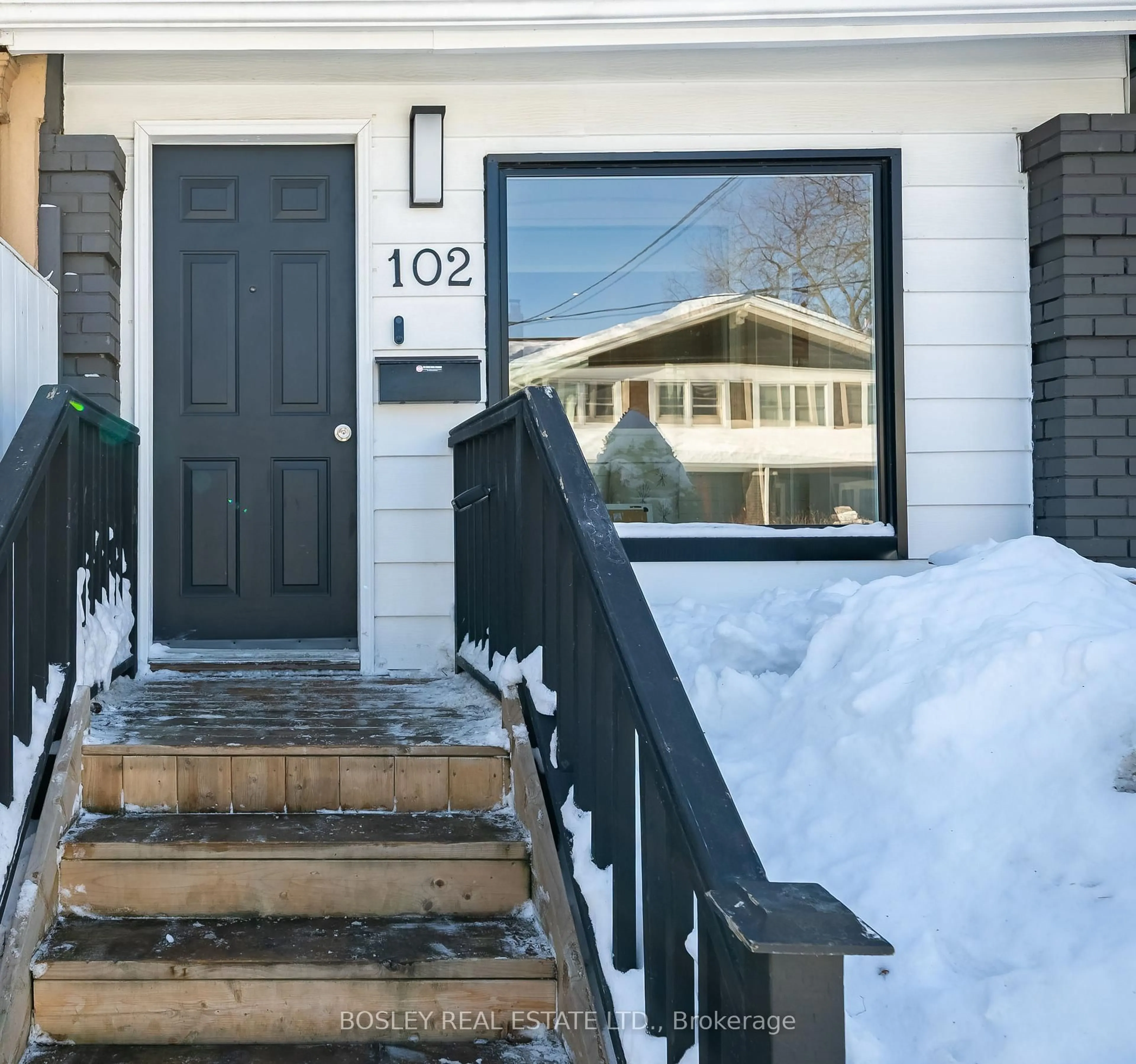 Indoor entryway for 102 Woodfield Rd, Toronto Ontario M4L 2W6