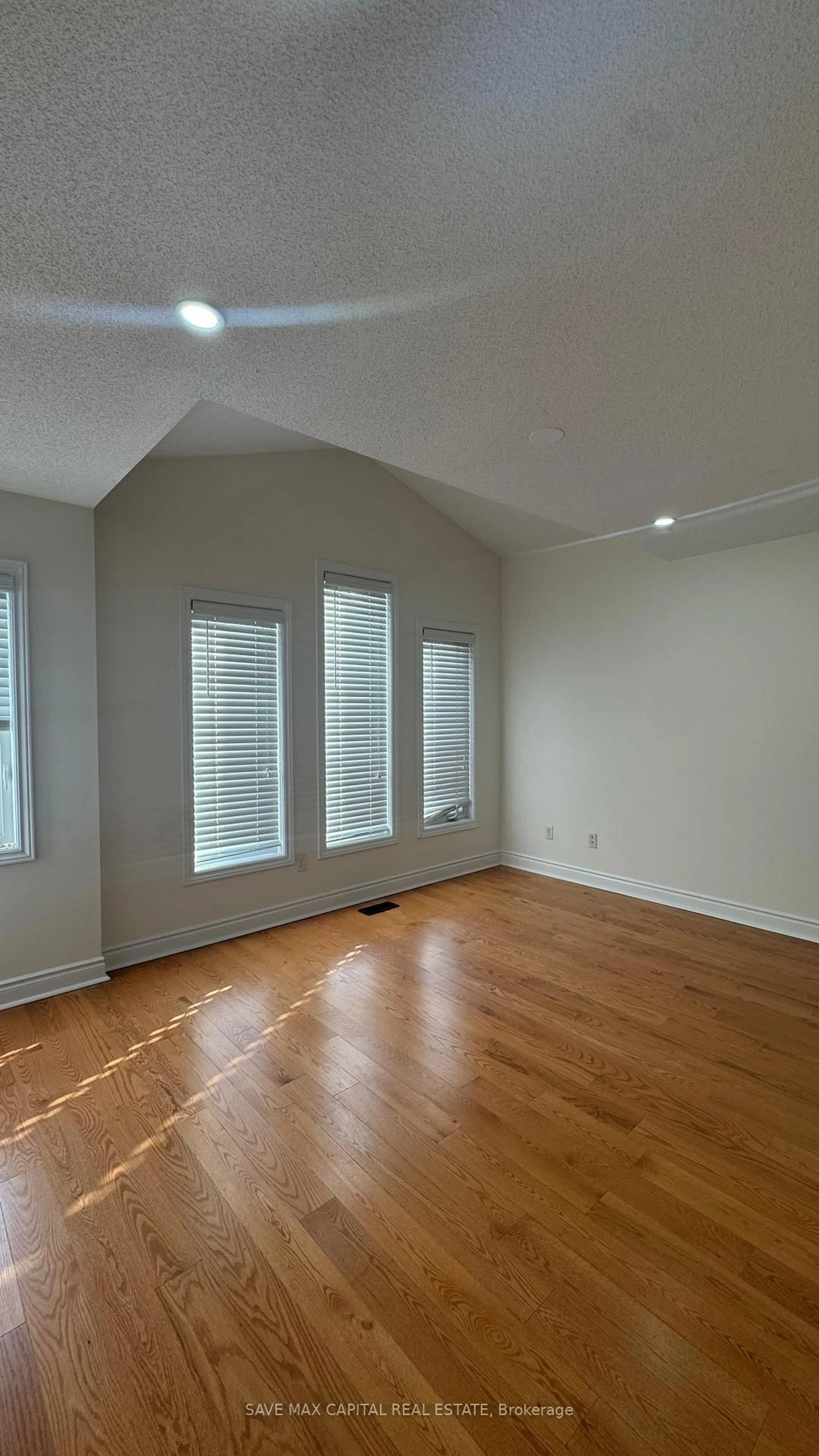 A pic of a room for 530 Kingston Rd #19, Pickering Ontario L1V 0C3