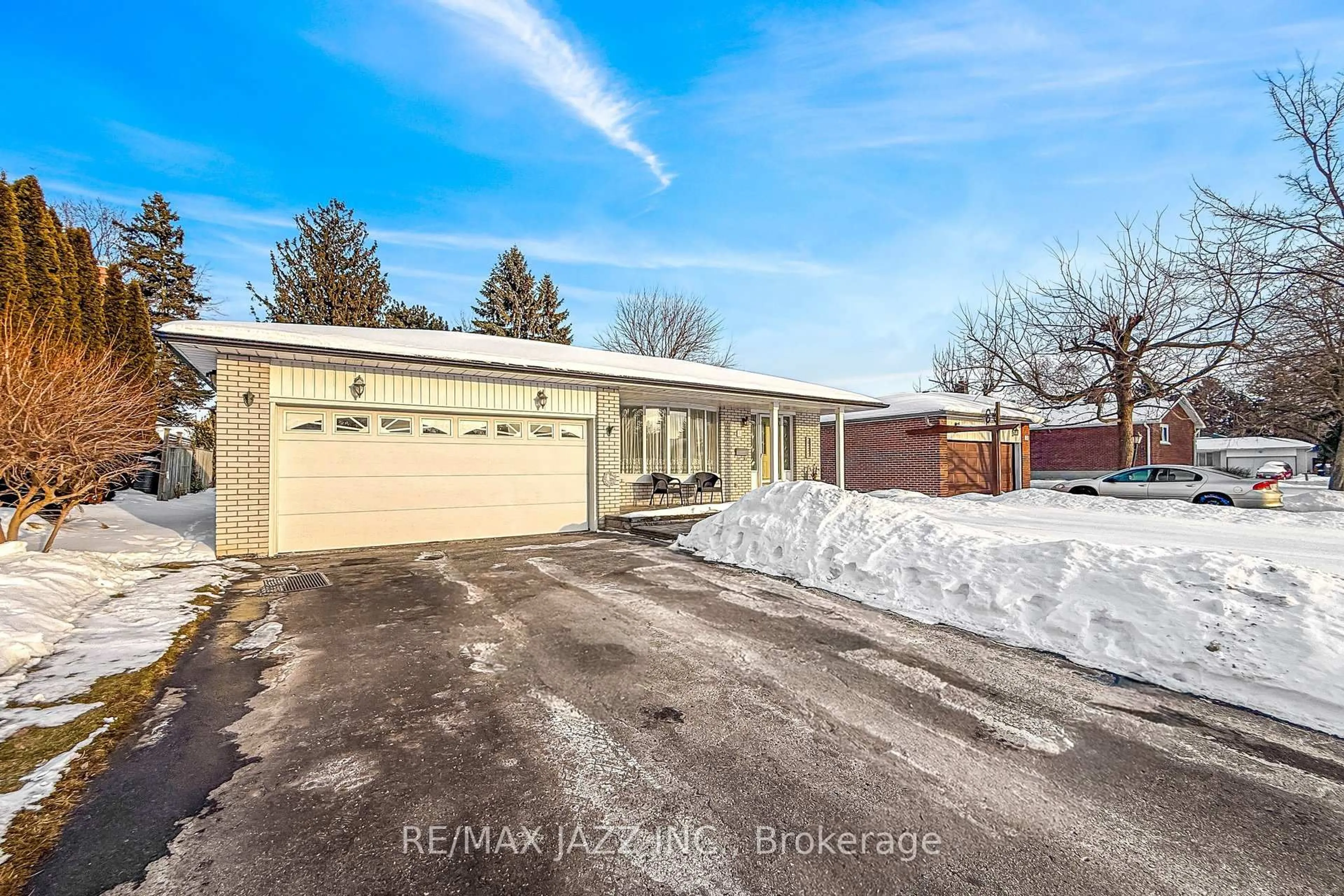 Unknown for 5 Dingley Crt, Ajax Ontario L1S 6B5