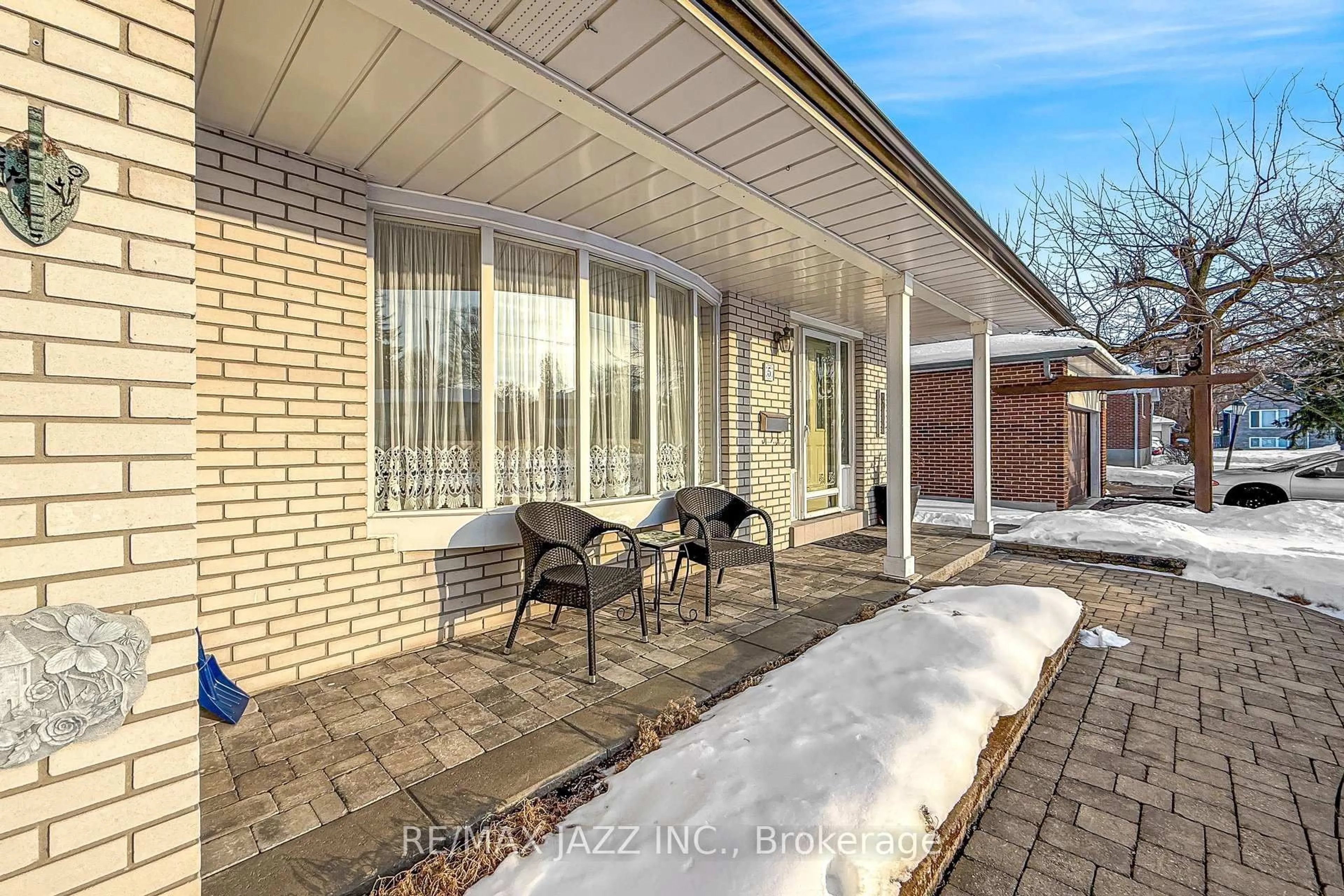 Unknown for 5 Dingley Crt, Ajax Ontario L1S 6B5