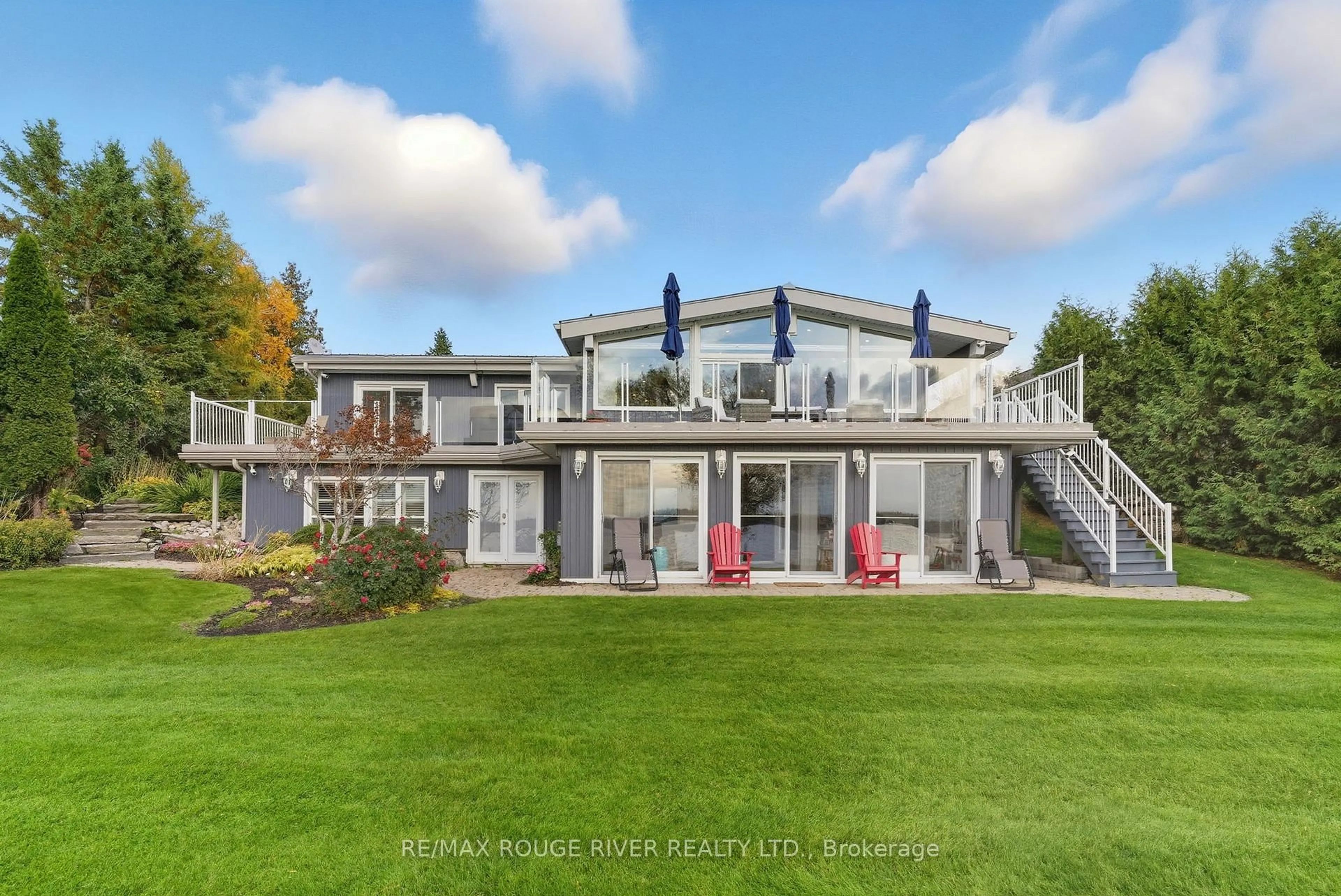 A pic from outside/outdoor area/front of a property/back of a property/a pic from drone, water/lake/river/ocean view for 6 Ambleside Dr, Scugog Ontario L9L 1B4