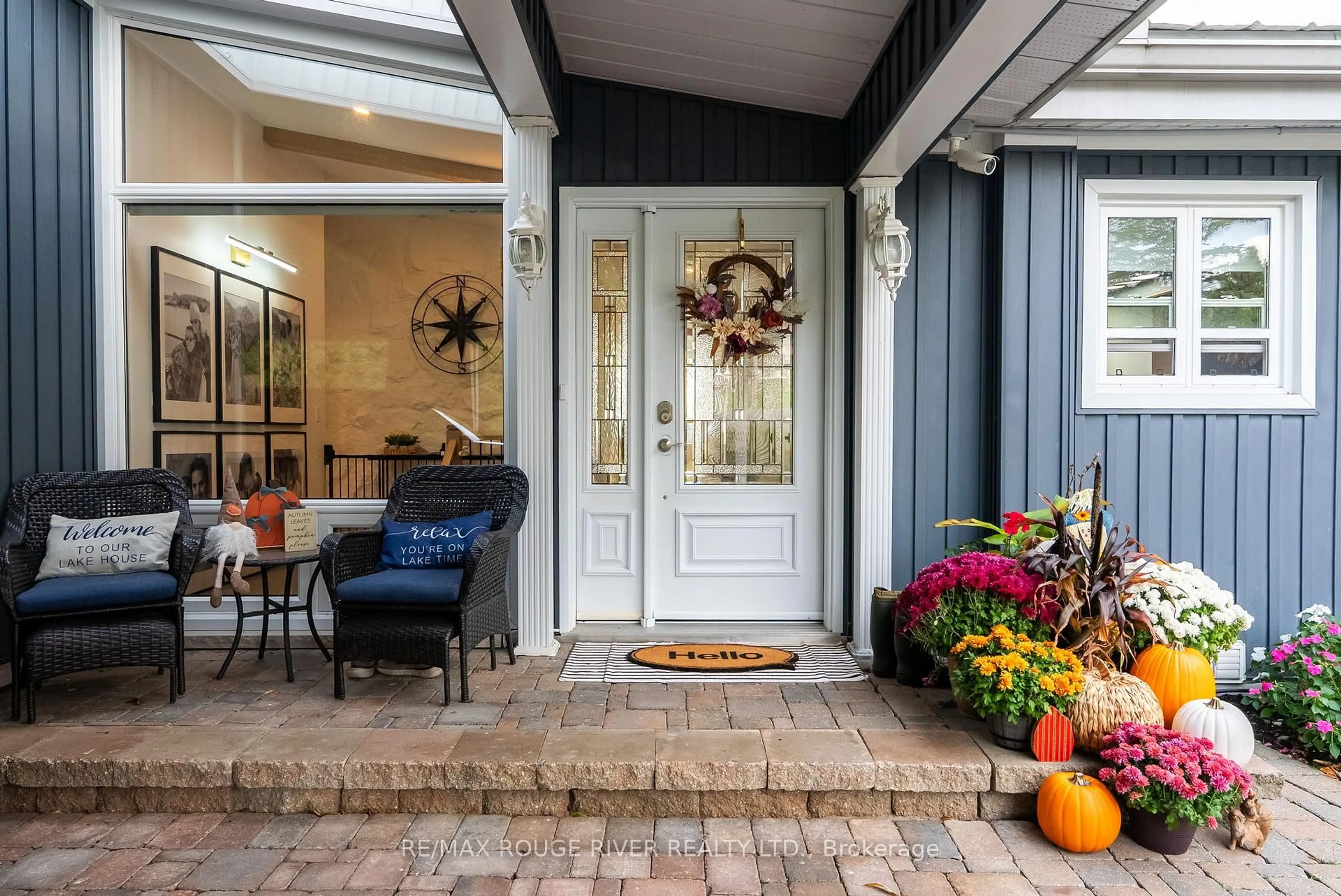 Indoor entryway for 6 Ambleside Dr, Scugog Ontario L9L 1B4