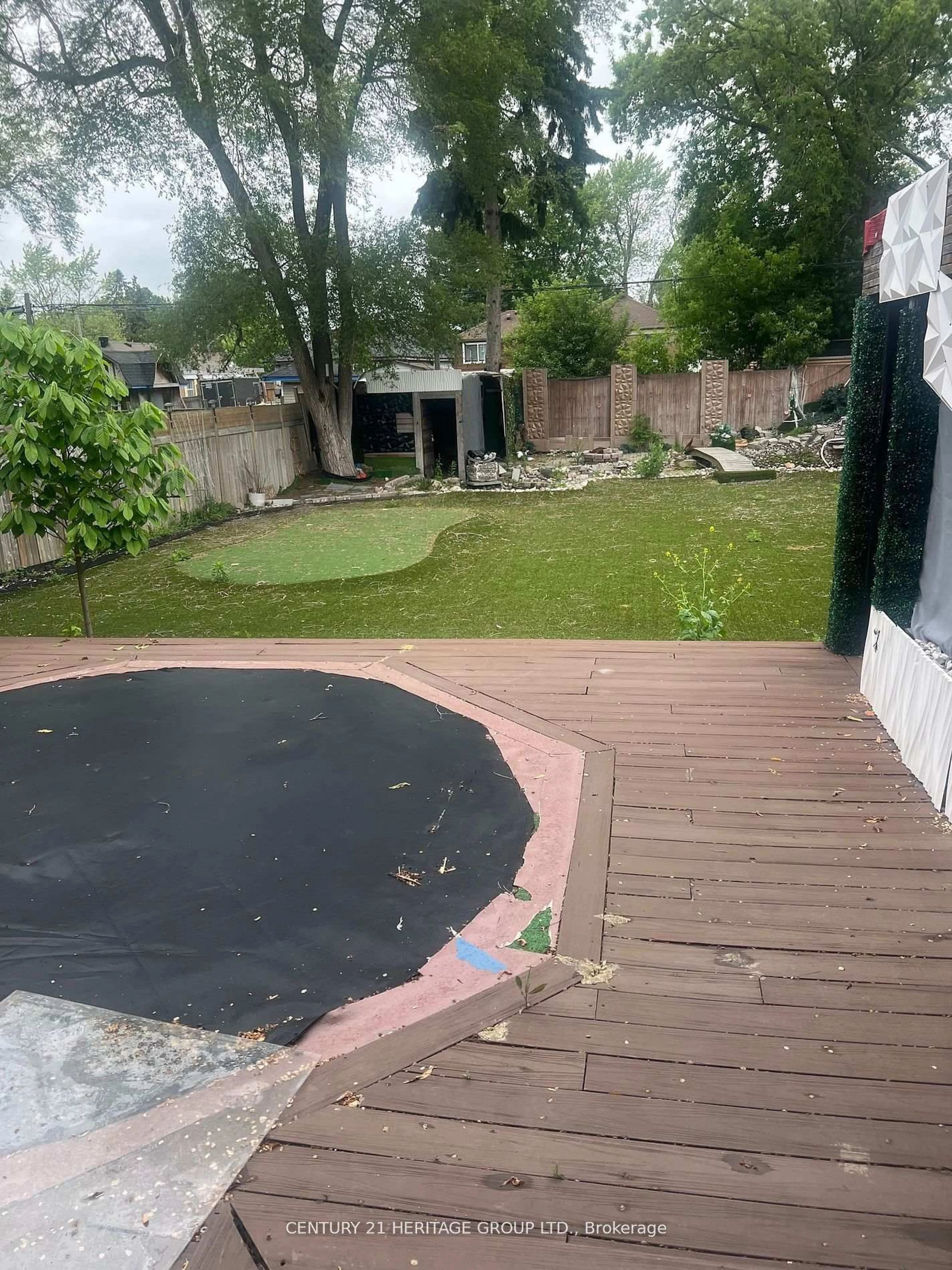 Patio, street for 56 Martindale Rd, Toronto Ontario M1M 2C1