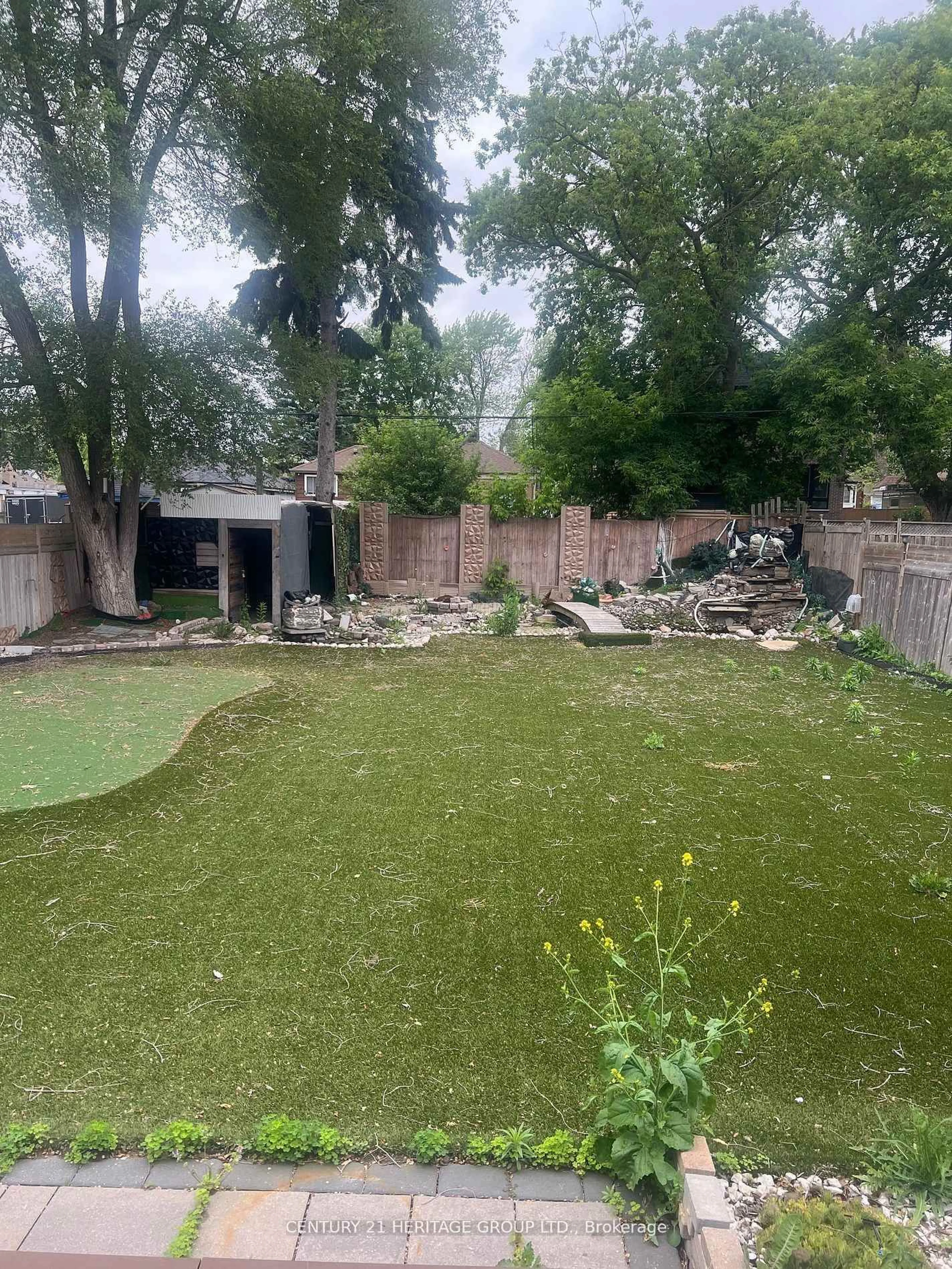 A pic from outside/outdoor area/front of a property/back of a property/a pic from drone, street for 56 Martindale Rd, Toronto Ontario M1M 2C1