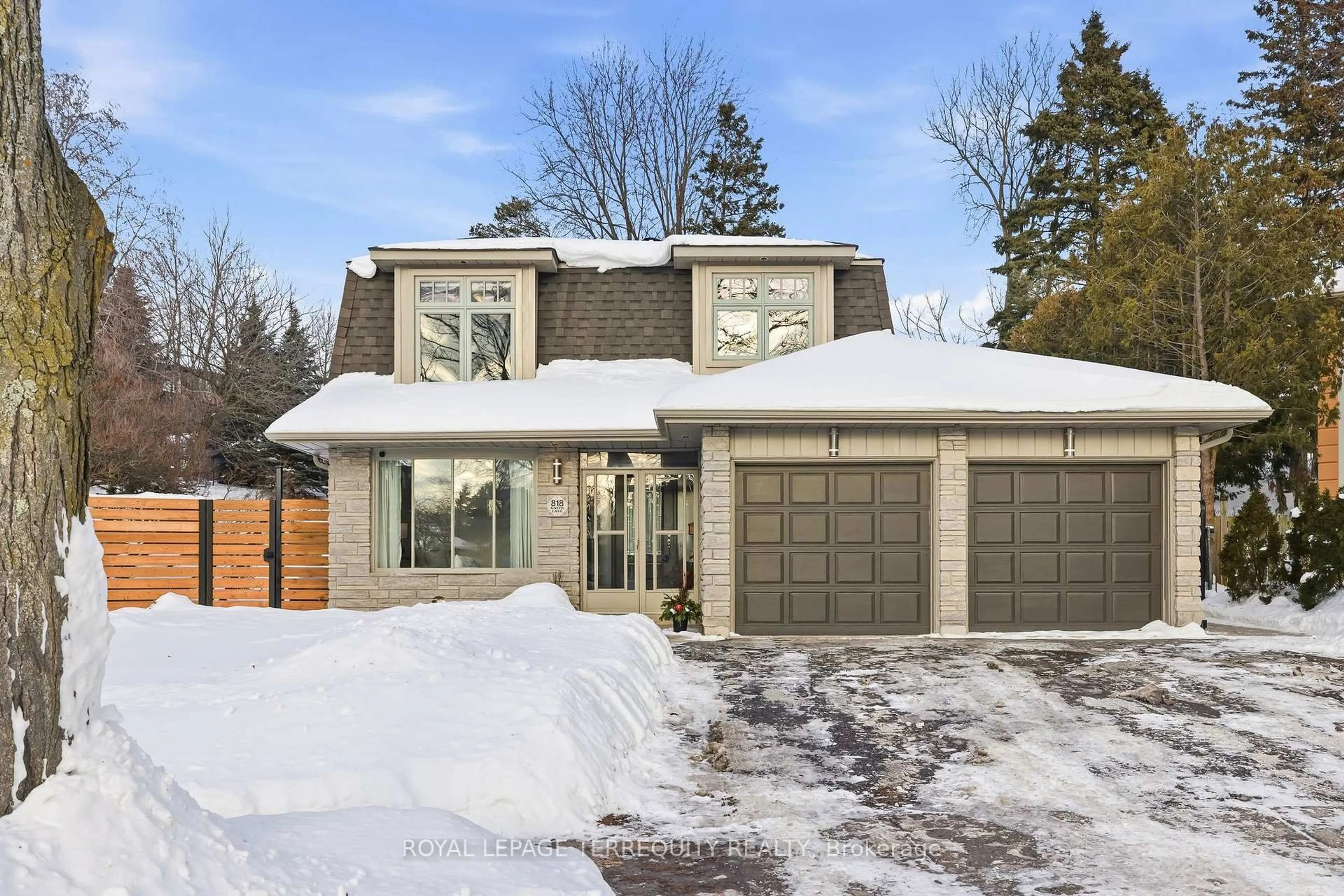 Home with brick exterior material, street for 818 Kates Lane, Pickering Ontario L1V 2Z2