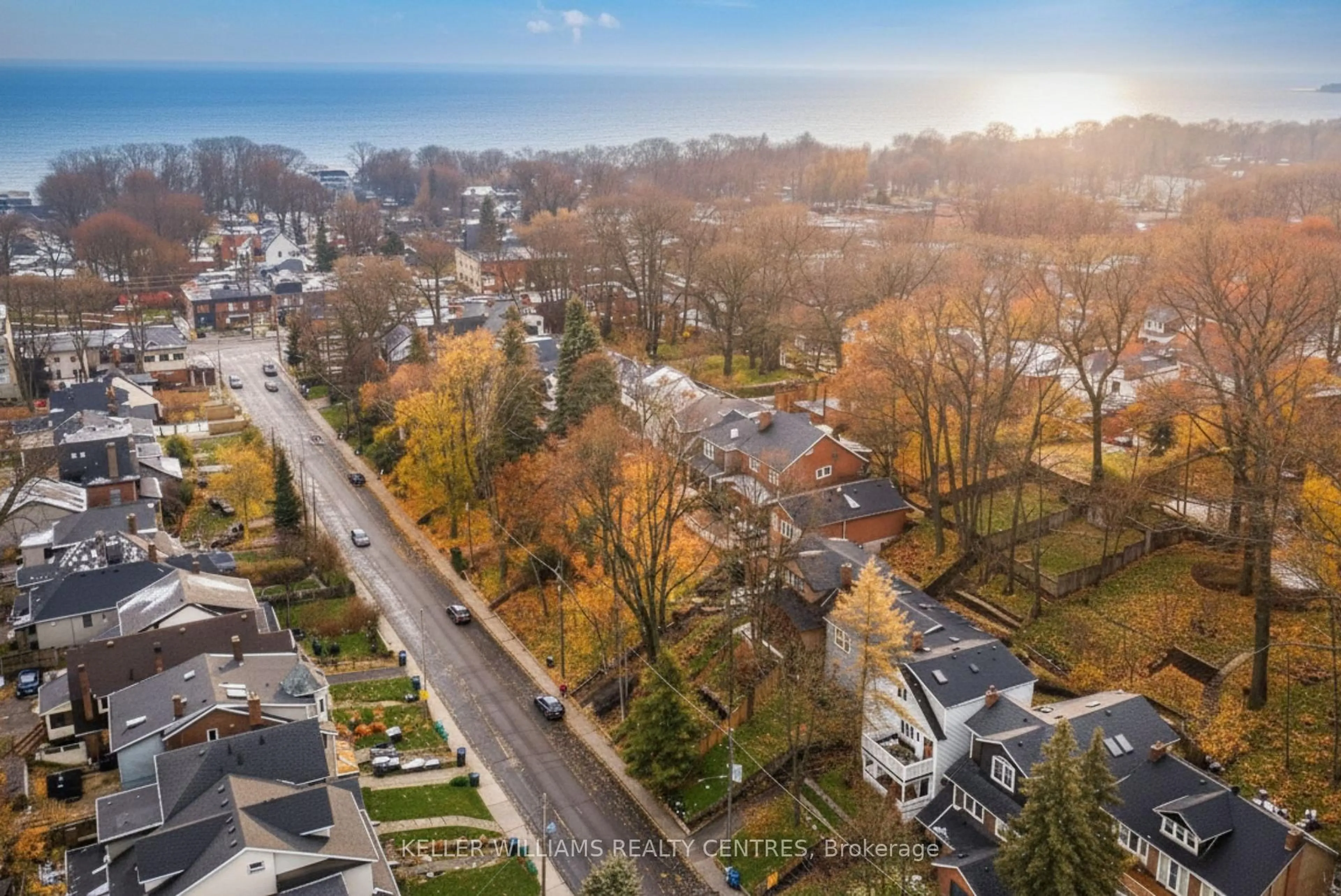 A pic from outside/outdoor area/front of a property/back of a property/a pic from drone, city buildings view from balcony for 122A Neville Park Blvd, Toronto Ontario M4E 3P8