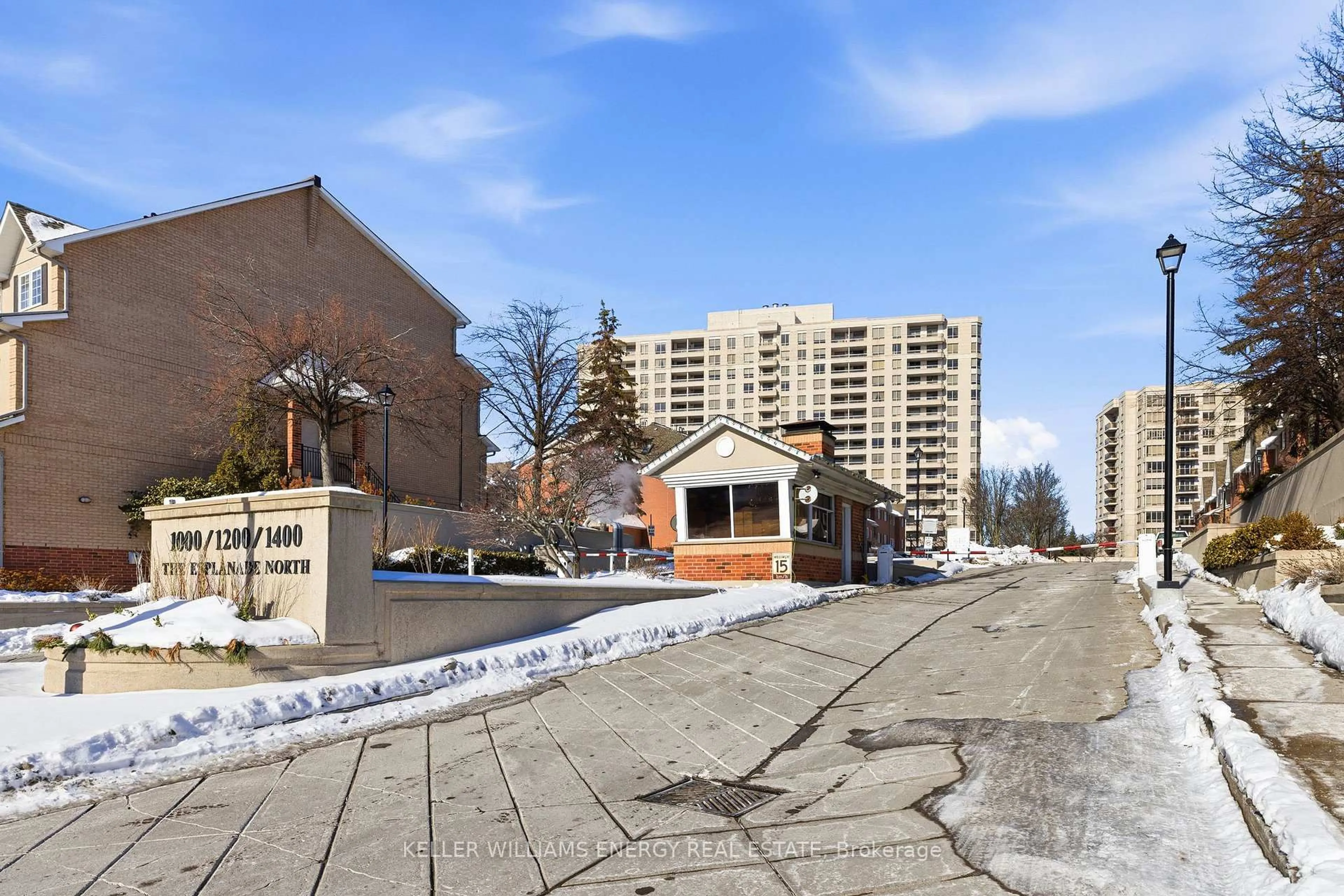 Patio, street for 1000 The Esplanade #103, Pickering Ontario L1V 6V4