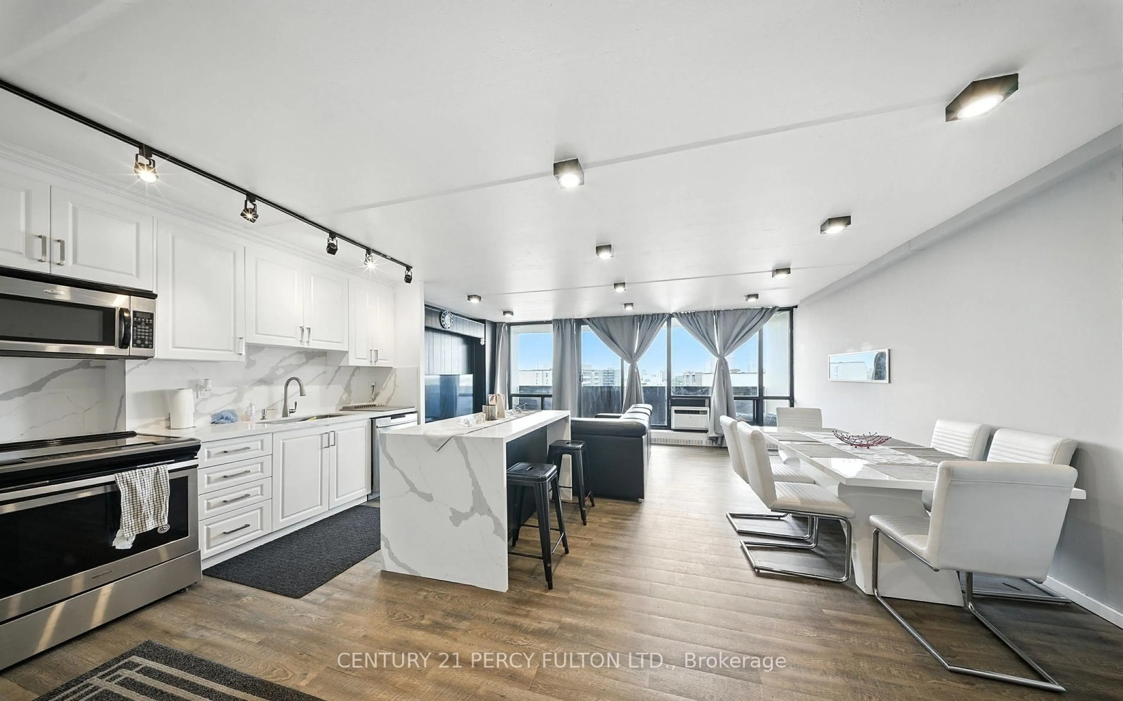 Open concept kitchen, ceramic/tile floor for 2 Glamorgan Ave #1212, Toronto Ontario M1P 2M8