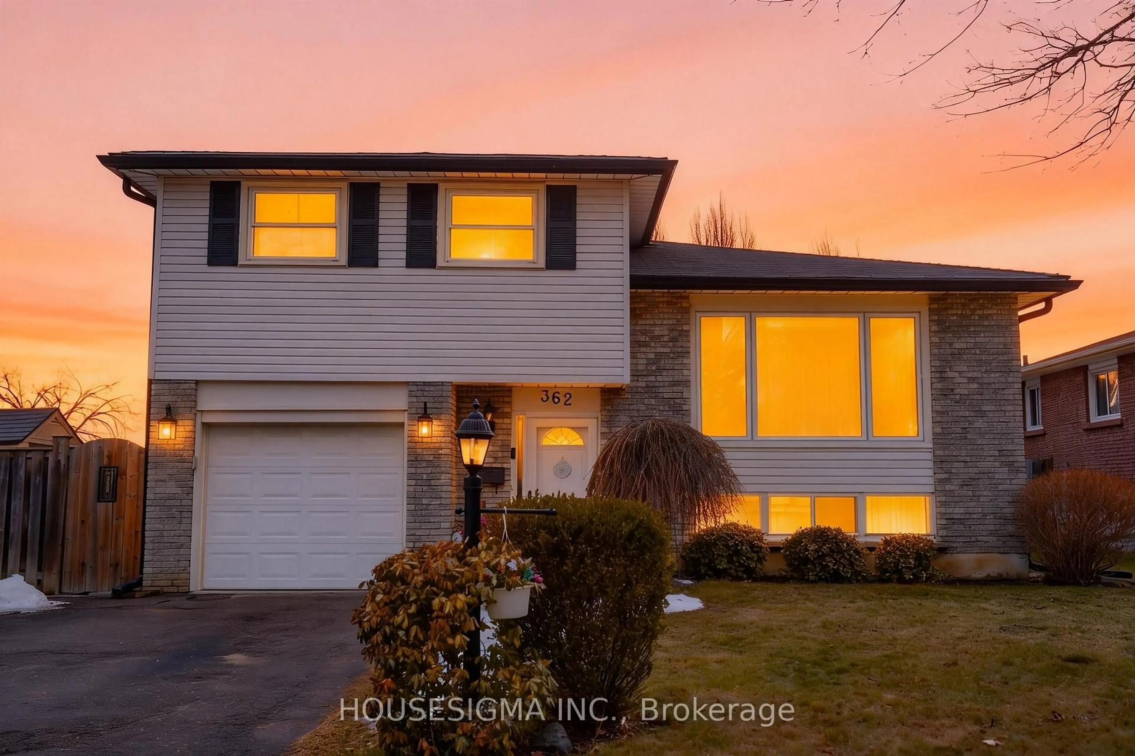 Home with vinyl exterior material, street for 362 Newgate Ave, Oshawa Ontario L1G 2X7