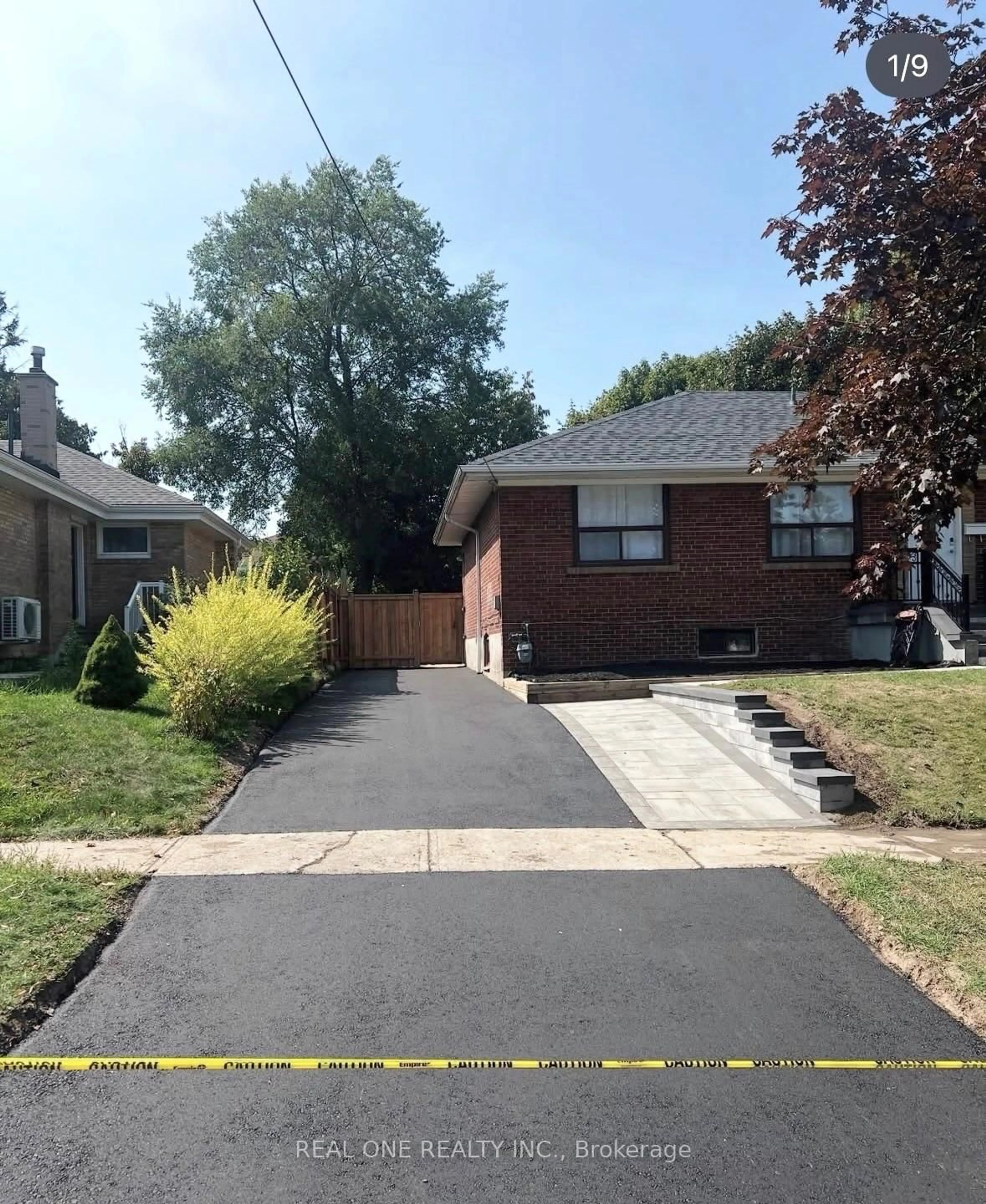 Unknown for 18 Courton Dr, Toronto Ontario M1R 1K8