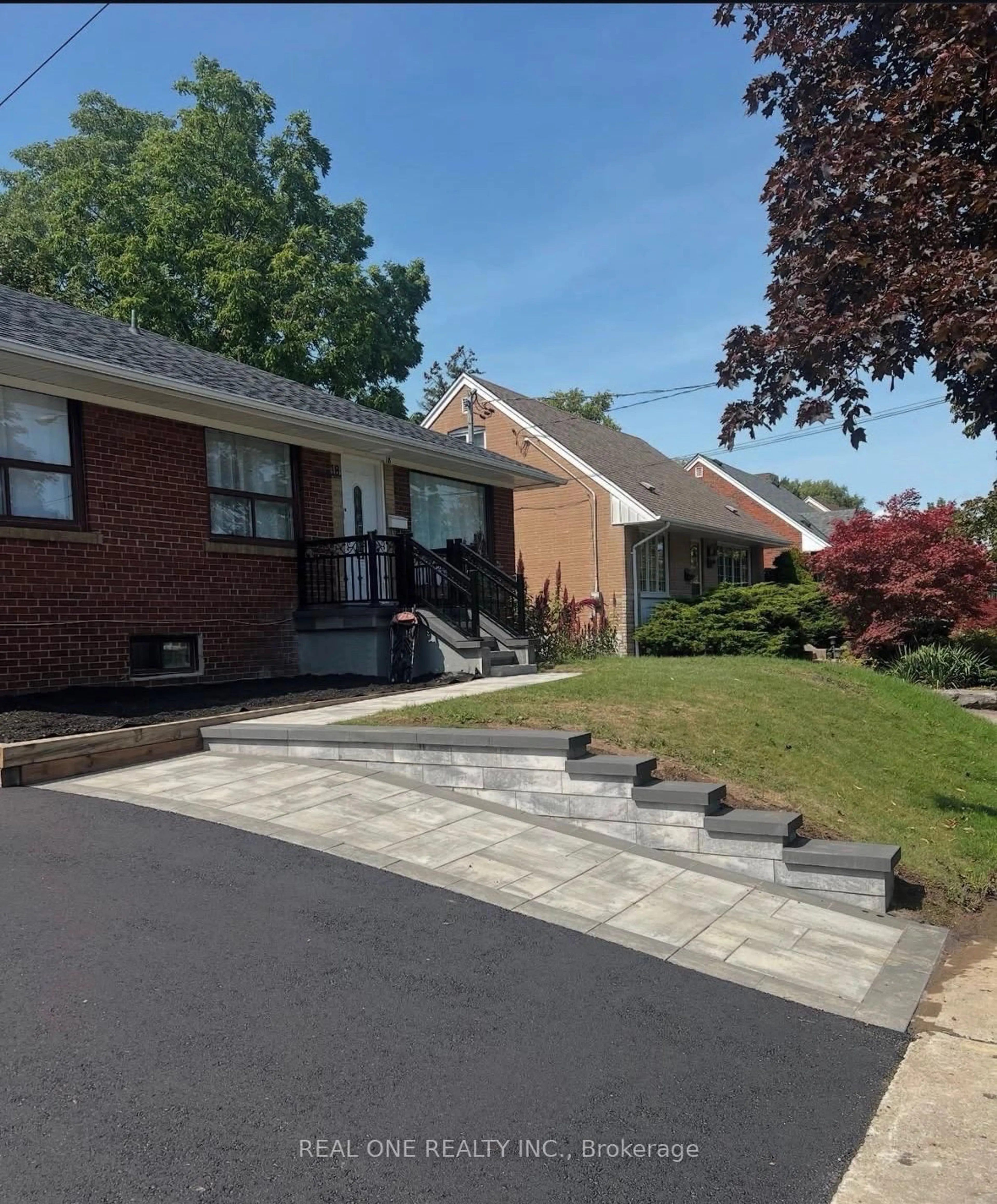 Unknown for 18 Courton Dr, Toronto Ontario M1R 1K8