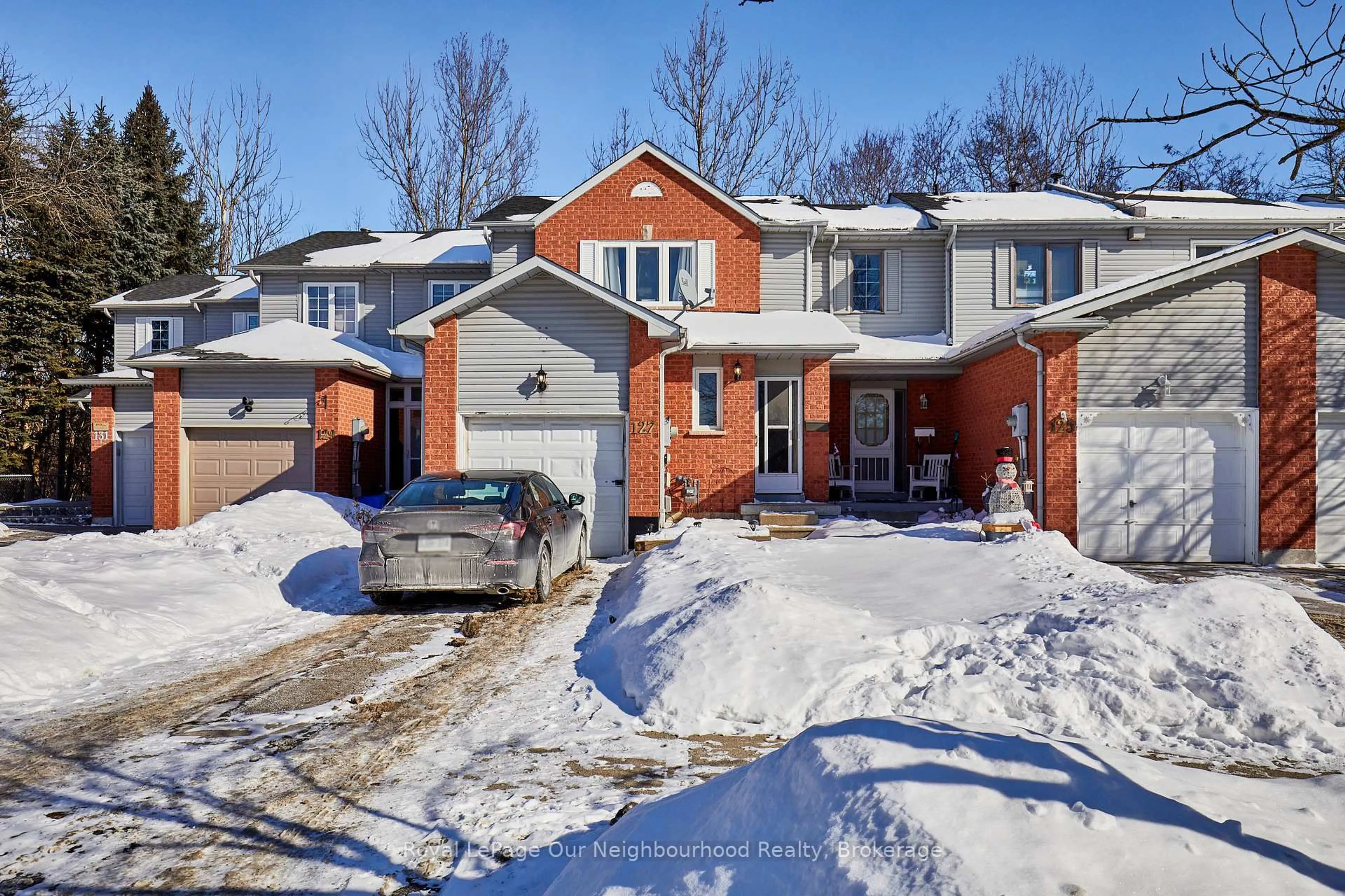 Home with brick exterior material, street for 127 Galbraith Crt, Clarington Ontario L1C 4P7