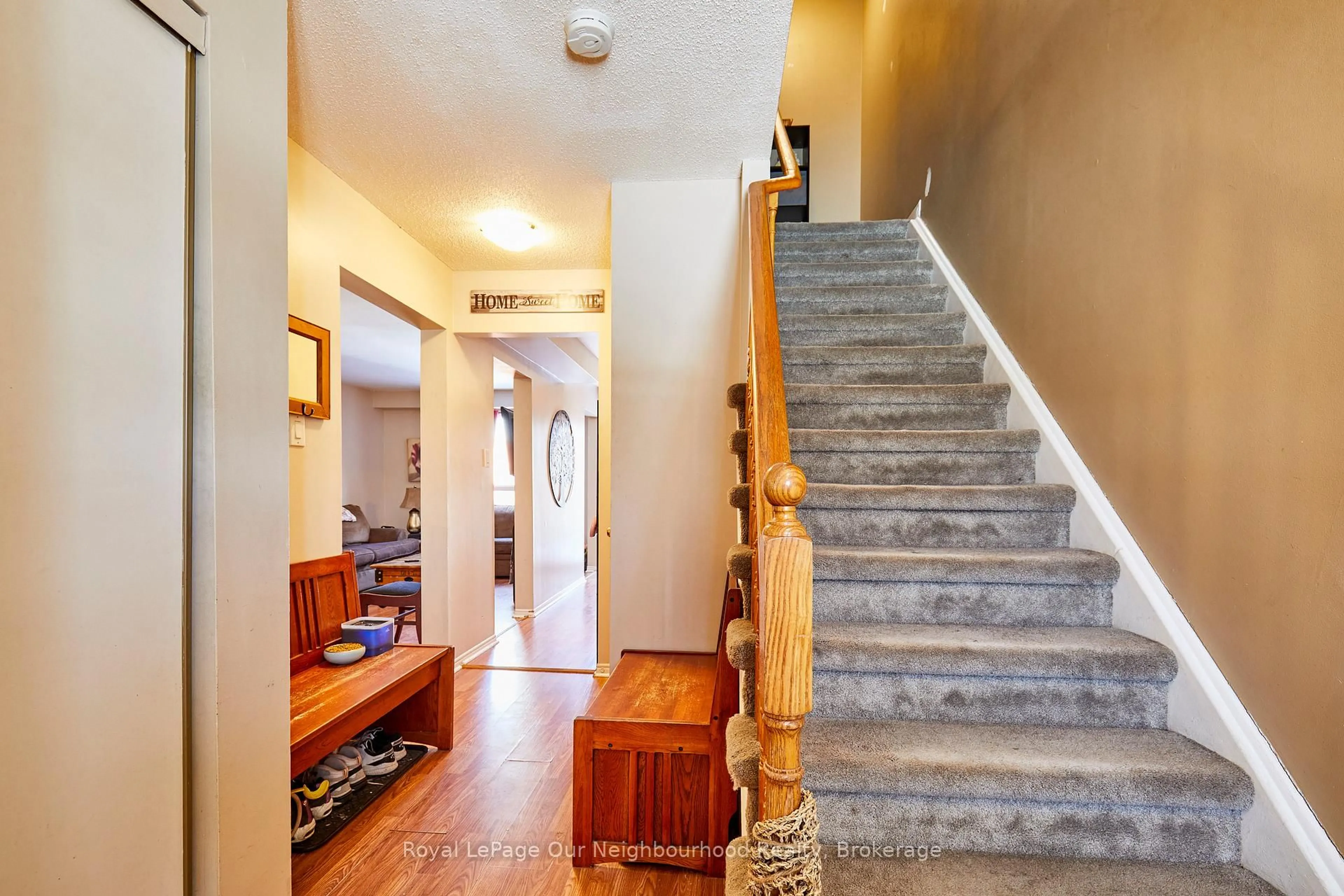 Indoor foyer for 127 Galbraith Crt, Clarington Ontario L1C 4P7
