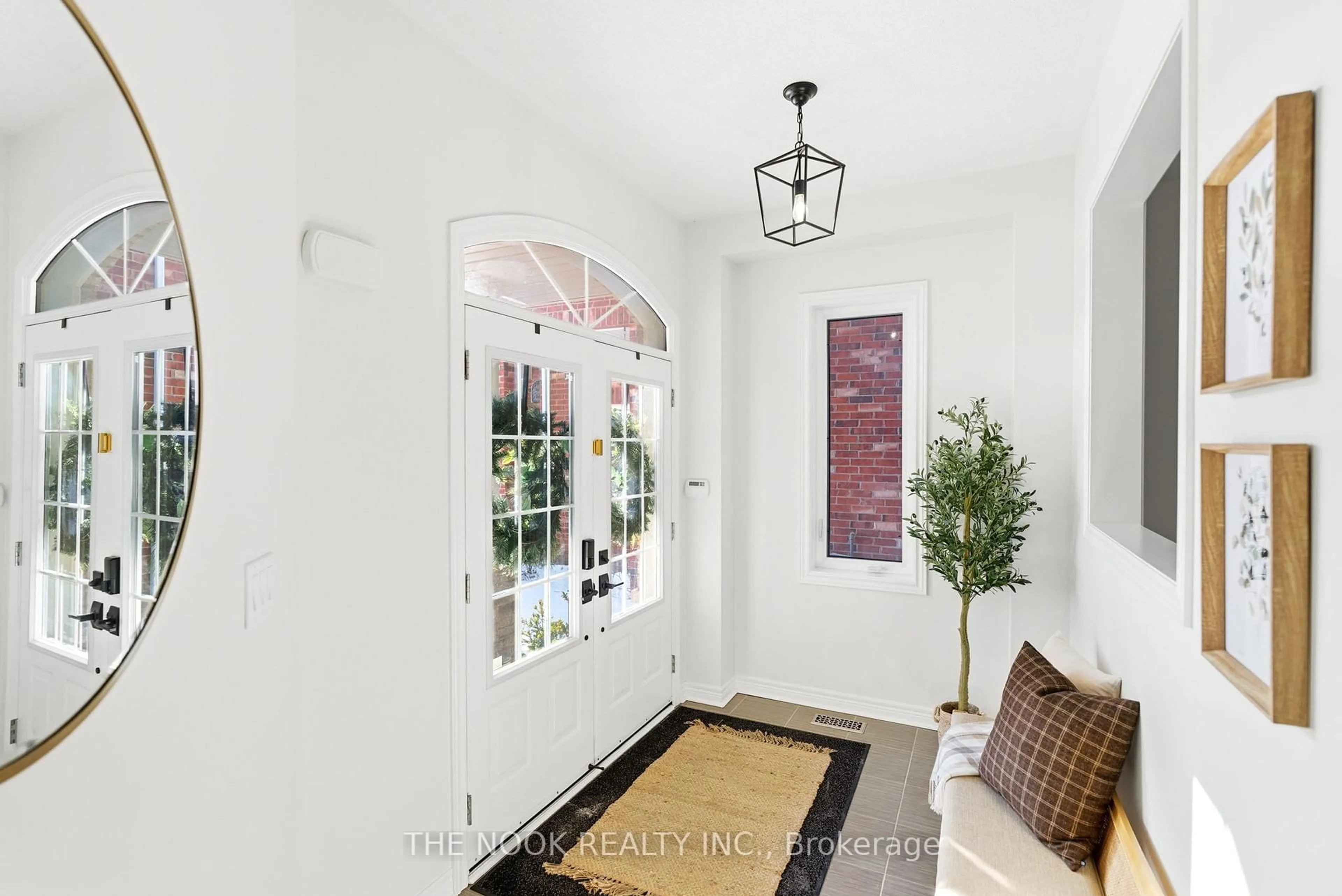 Indoor entryway for 1875 Riverton Crt, Oshawa Ontario L1K 0P2