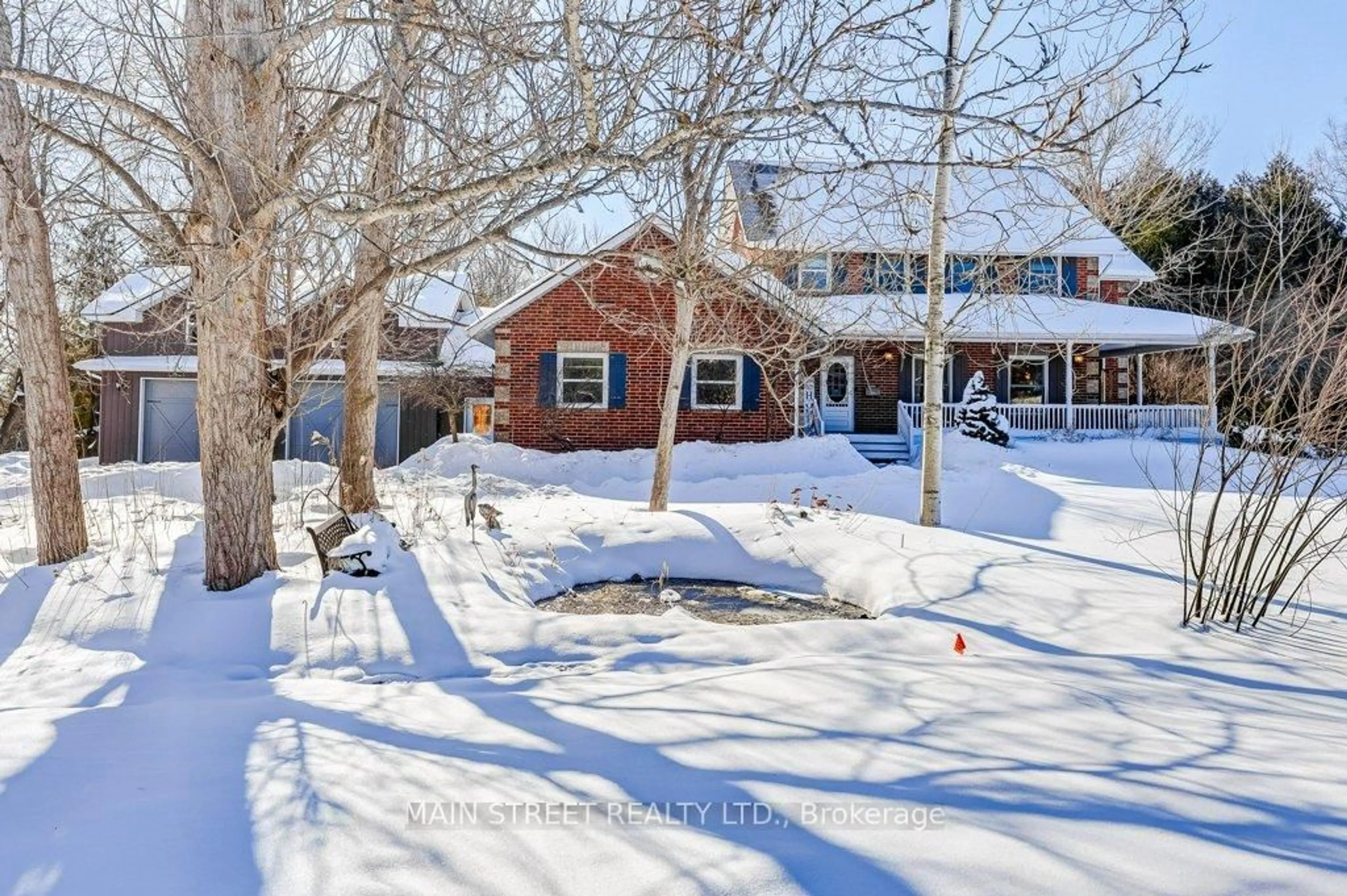 A pic from outside/outdoor area/front of a property/back of a property/a pic from drone, street for 9 Cawkers Cove Rd, Scugog Ontario L9L 1P4