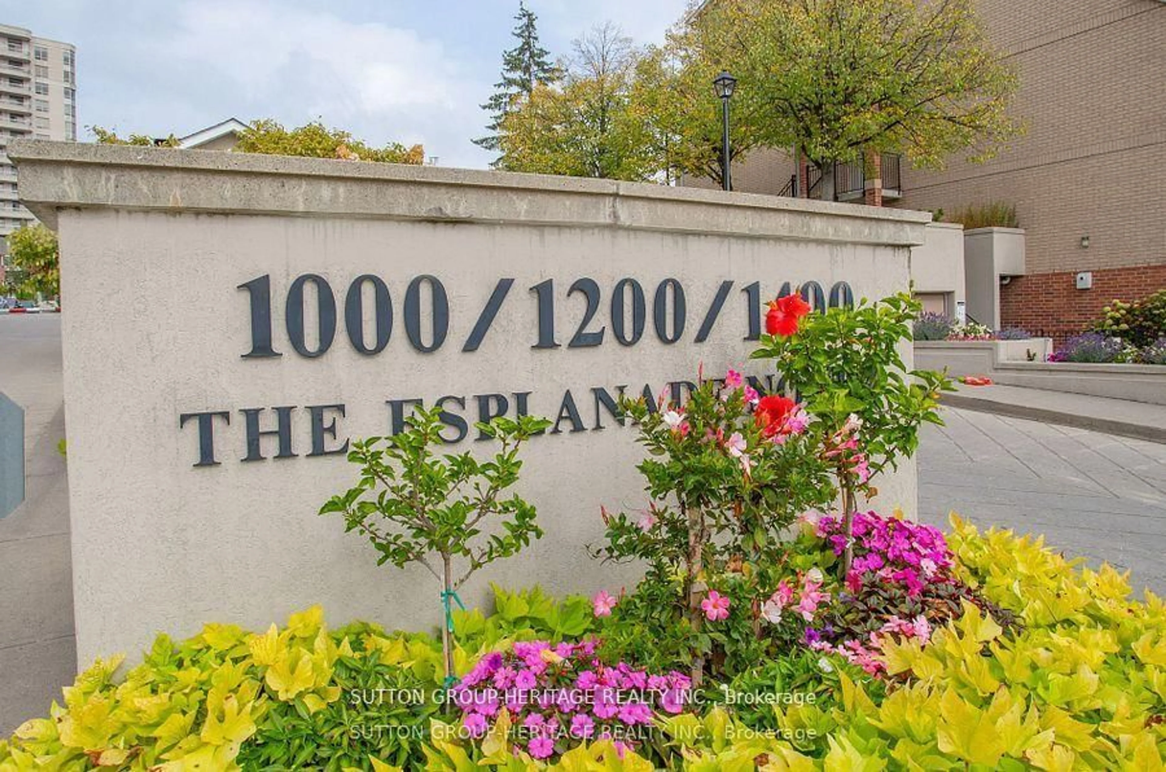 Lobby for 1000 The Esplanade #1415, Pickering Ontario L1V 6V4