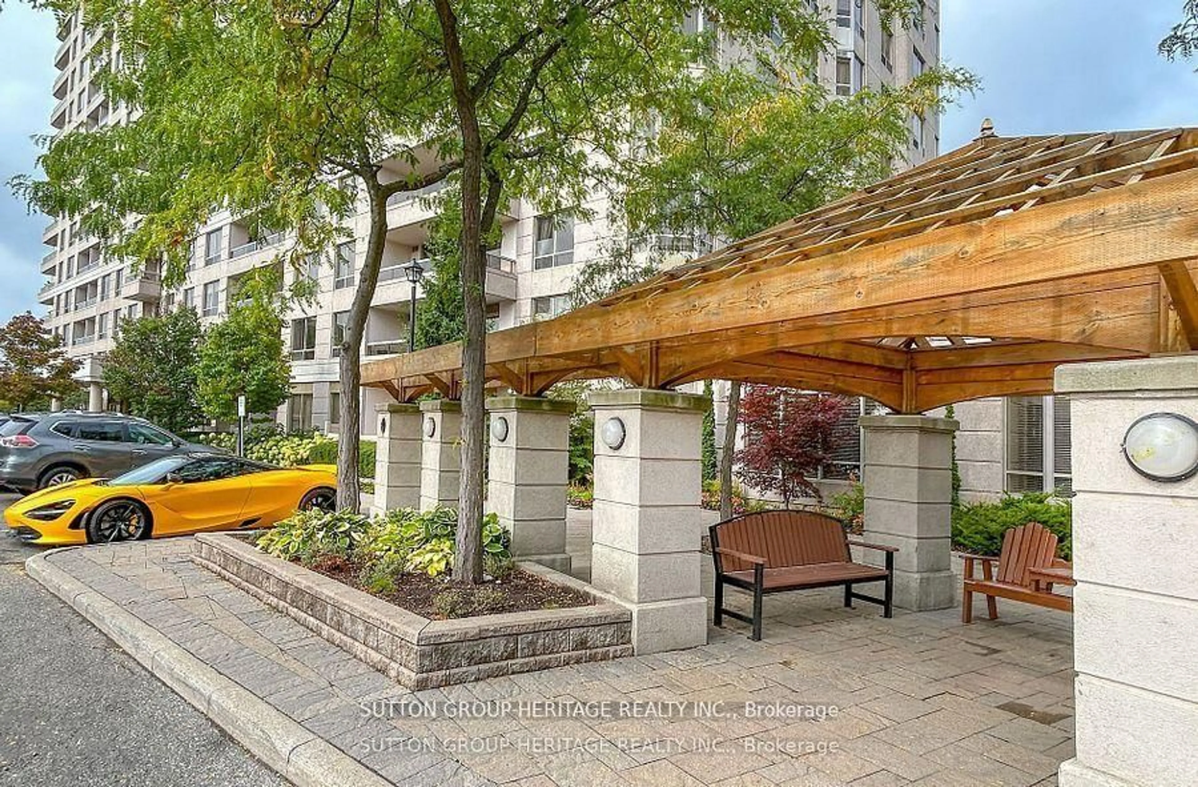 Patio, street for 1000 The Esplanade #1415, Pickering Ontario L1V 6V4
