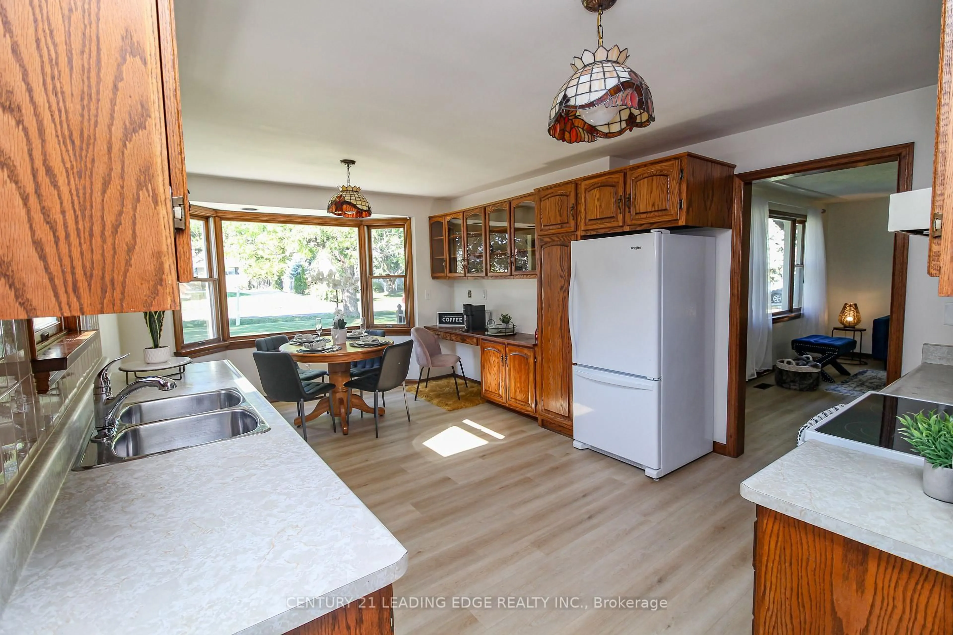 Open concept kitchen, unknown for 121 Northview Ave, Whitby Ontario L1N 2G8