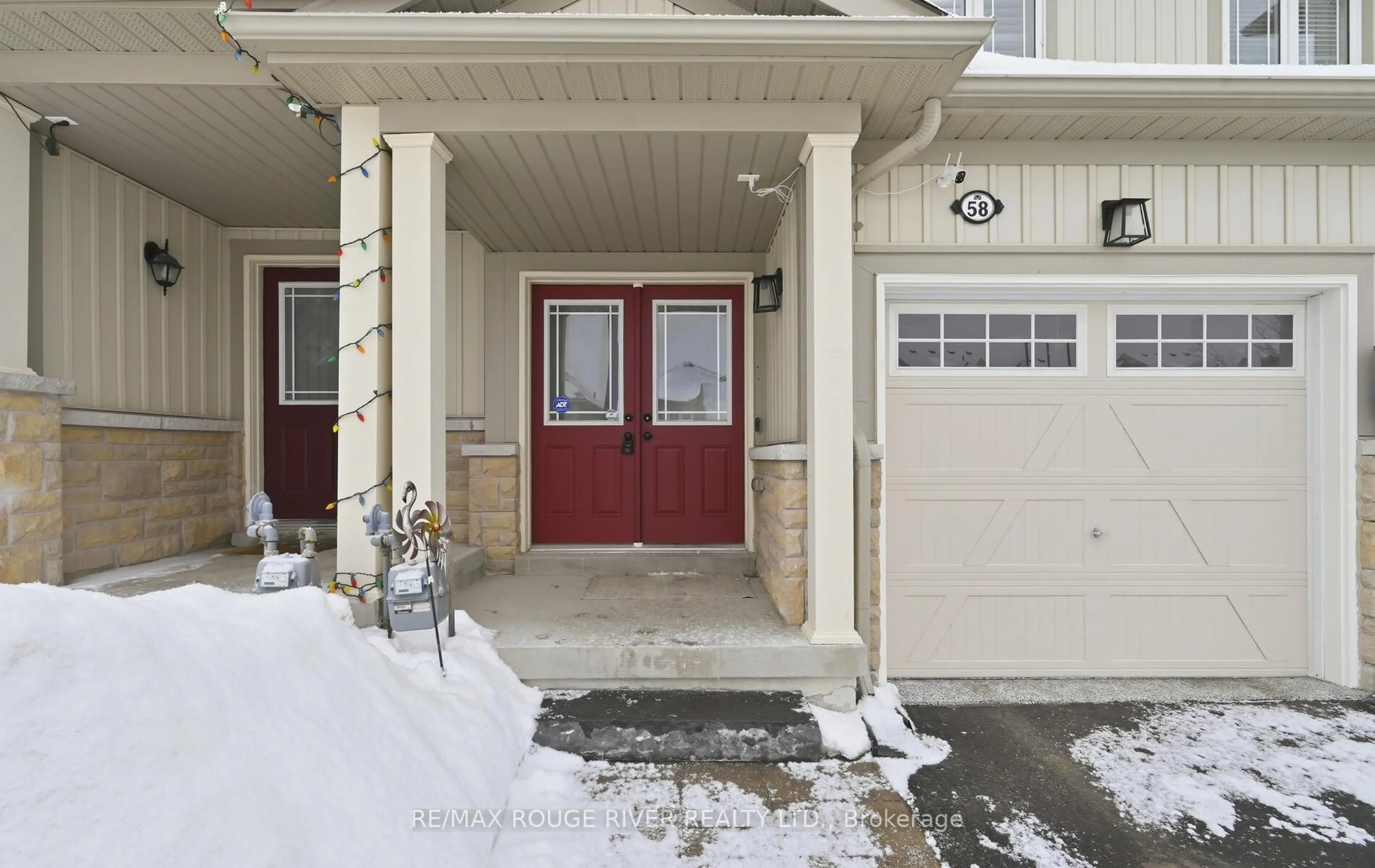 Indoor entryway for 58 Autumn Harvest Rd, Clarington Ontario L1C 0K7