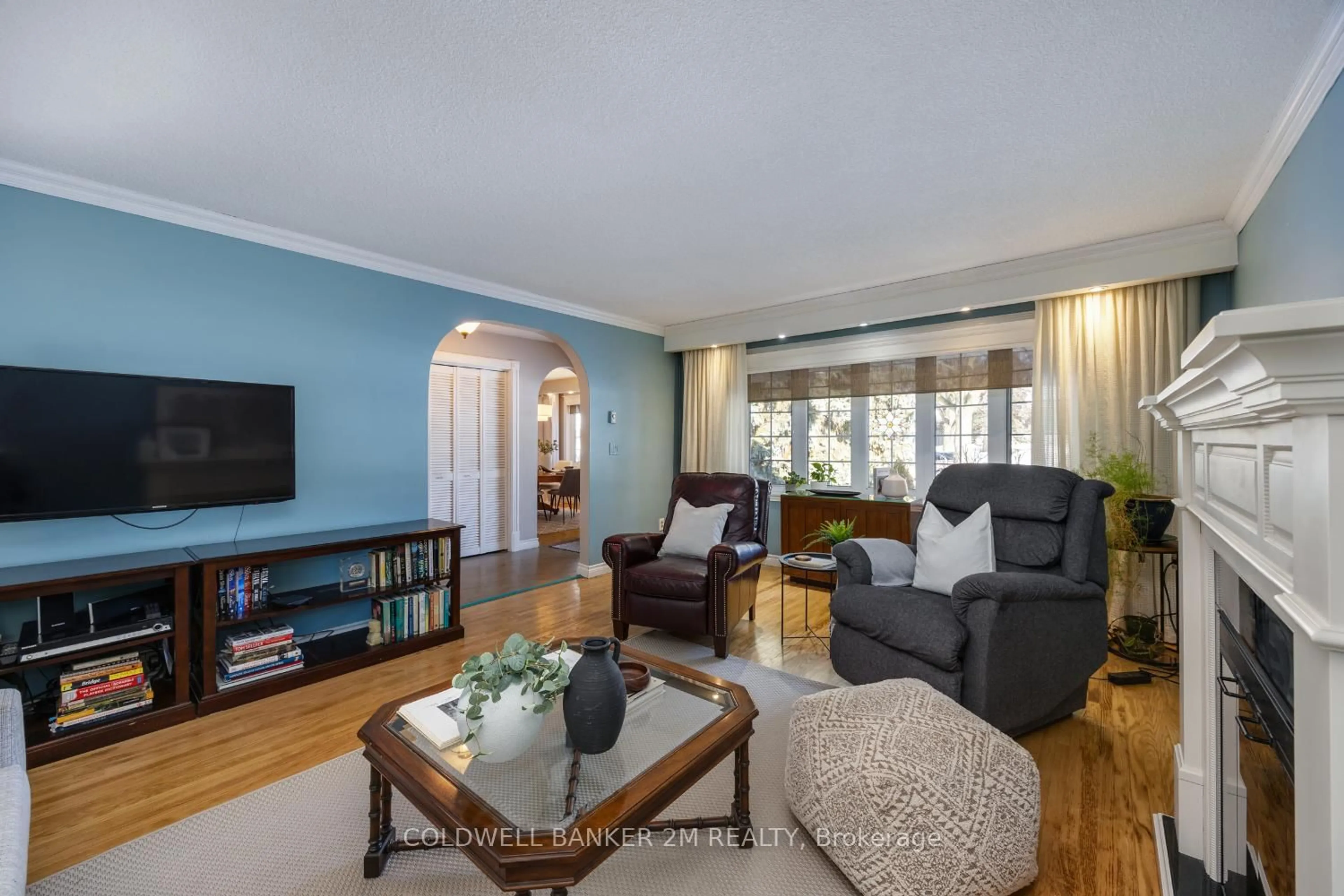 Living room with furniture, unknown for 768 Ferndale St, Oshawa Ontario L1J 5L7