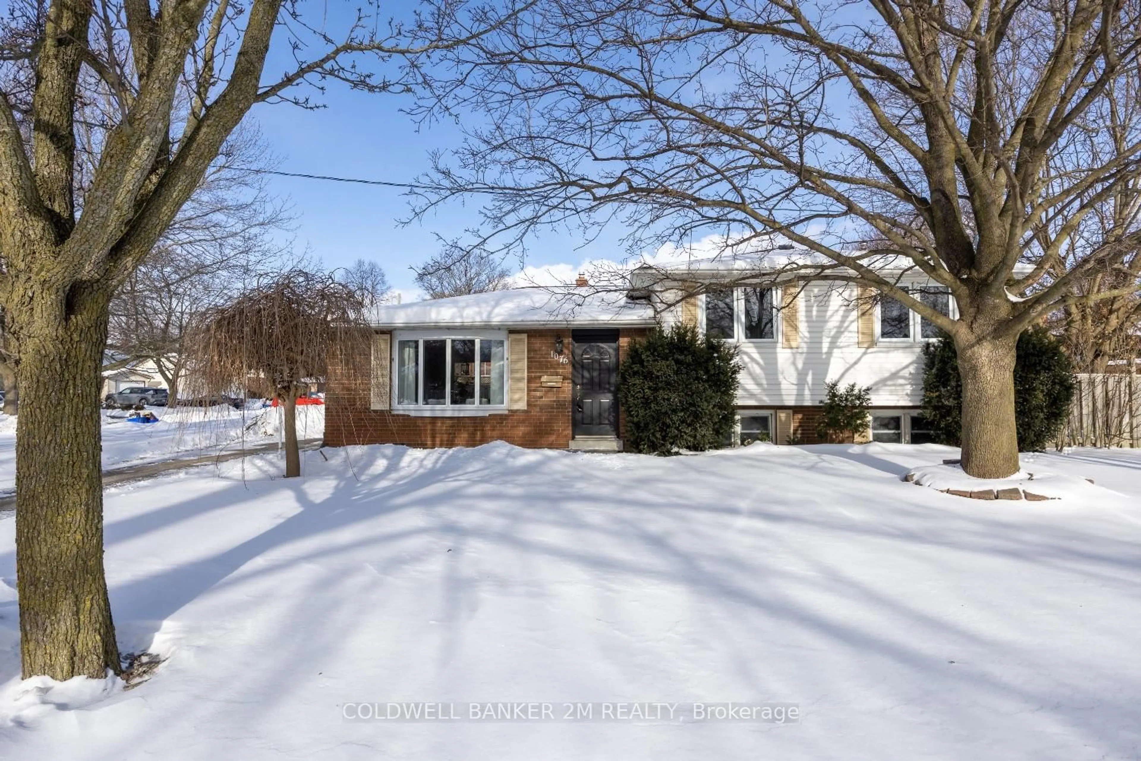 Unknown for 1076 Carolyn Ave, Oshawa Ontario L1H 2Y5